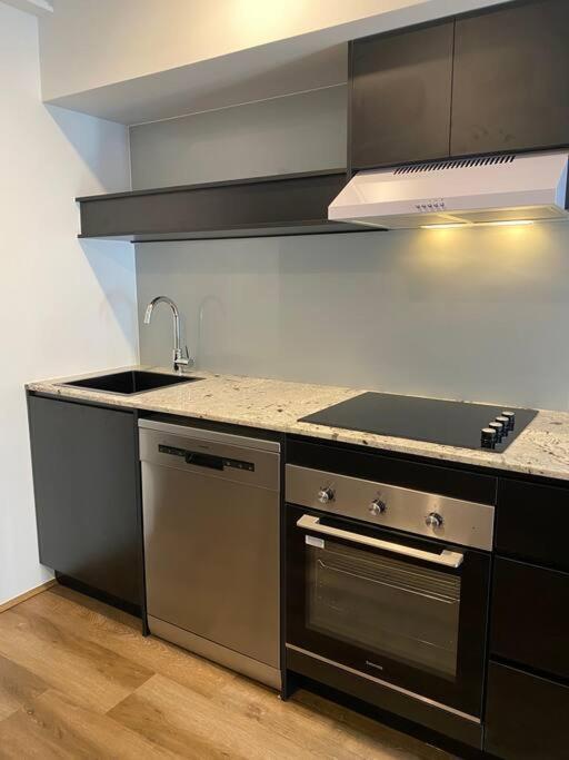Luxury Inner-west Flat W/ Breakfast And Coffee Included! *
