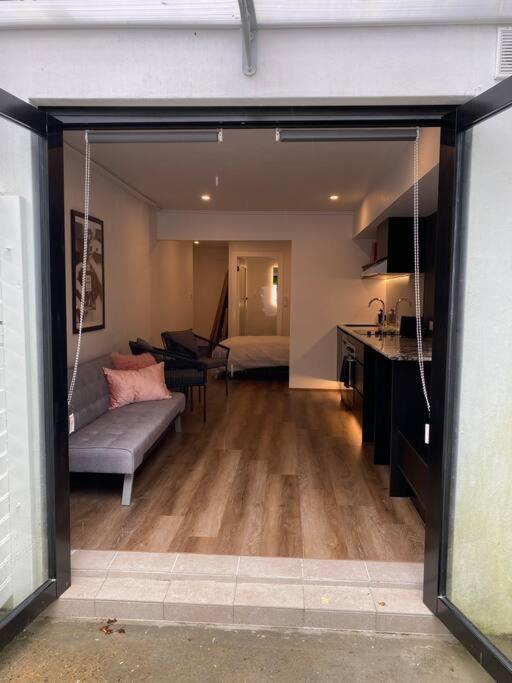Luxury Inner-west Flat W/ Breakfast And Coffee Included! Sydney