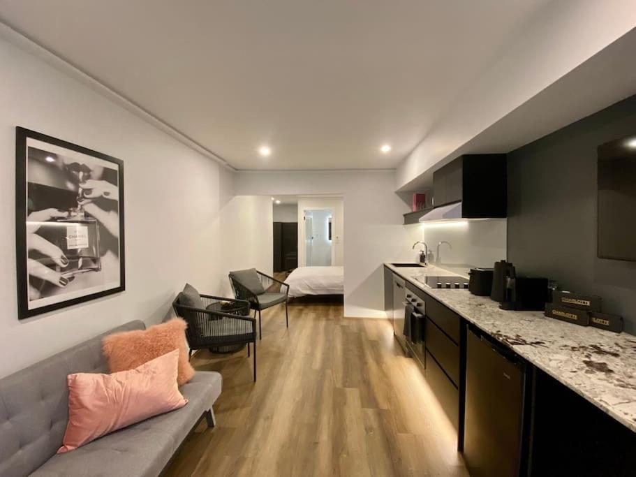 Luxury Inner-west Flat W/ Breakfast And Coffee Included! Sydney