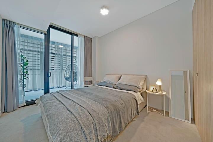 Stylish 1br Entire Cbd 5 Minutes Train Station Apartment Sydney