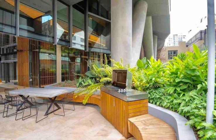 Stylish 1br Entire Cbd 5 Minutes Train Station