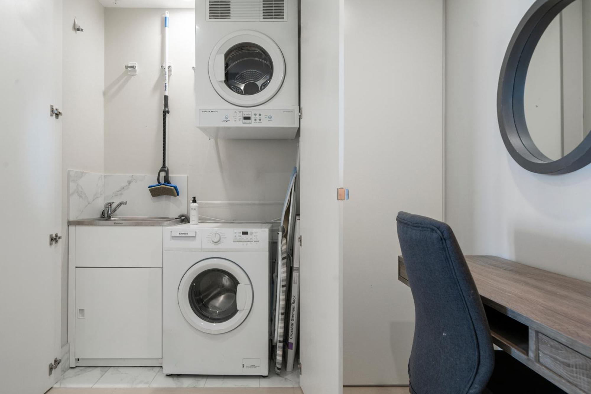Apartamento Stunning 2br With Harbour Views In Bondi Junction Sidney