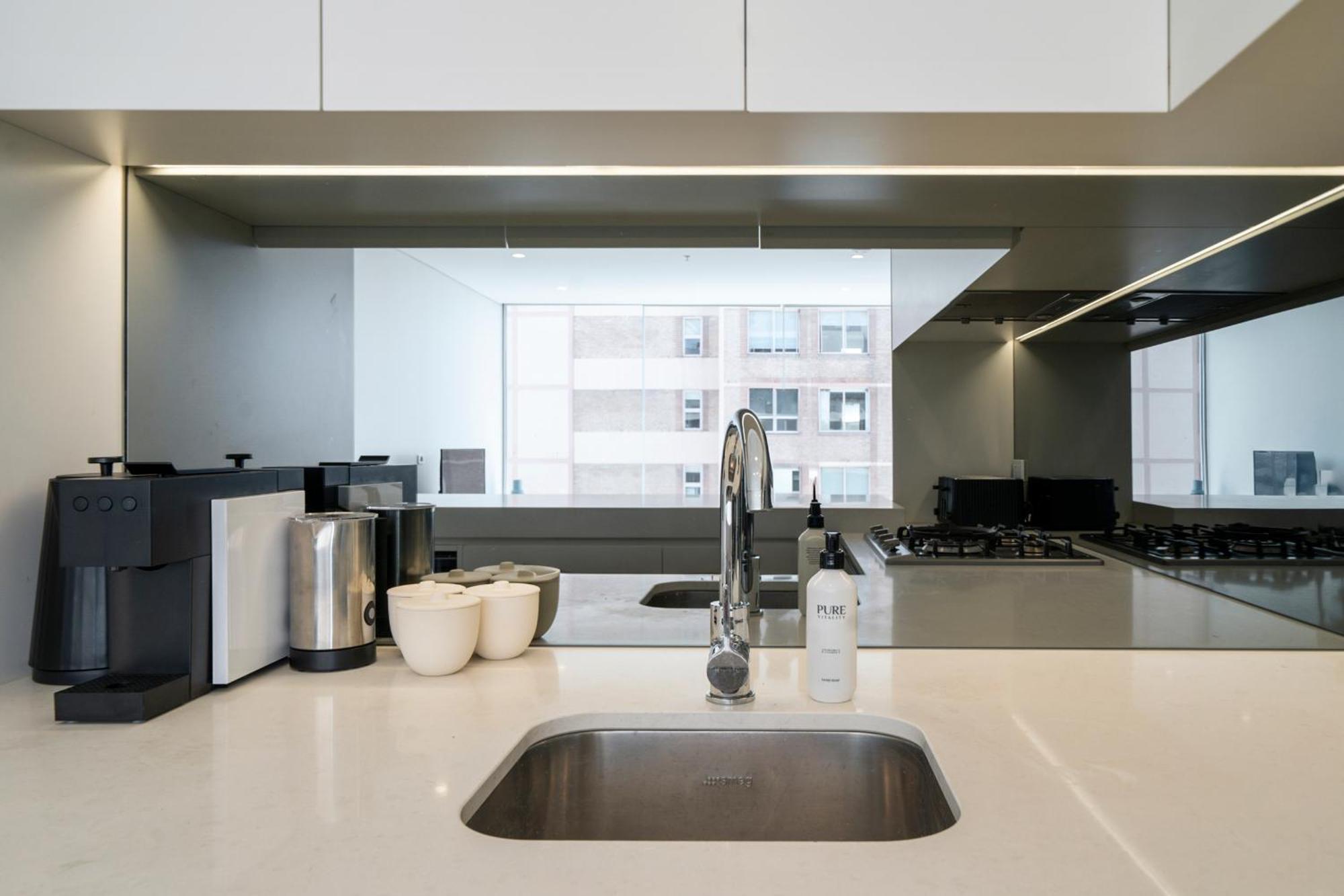 Apartamento Stunning 2br With Harbour Views In Bondi Junction