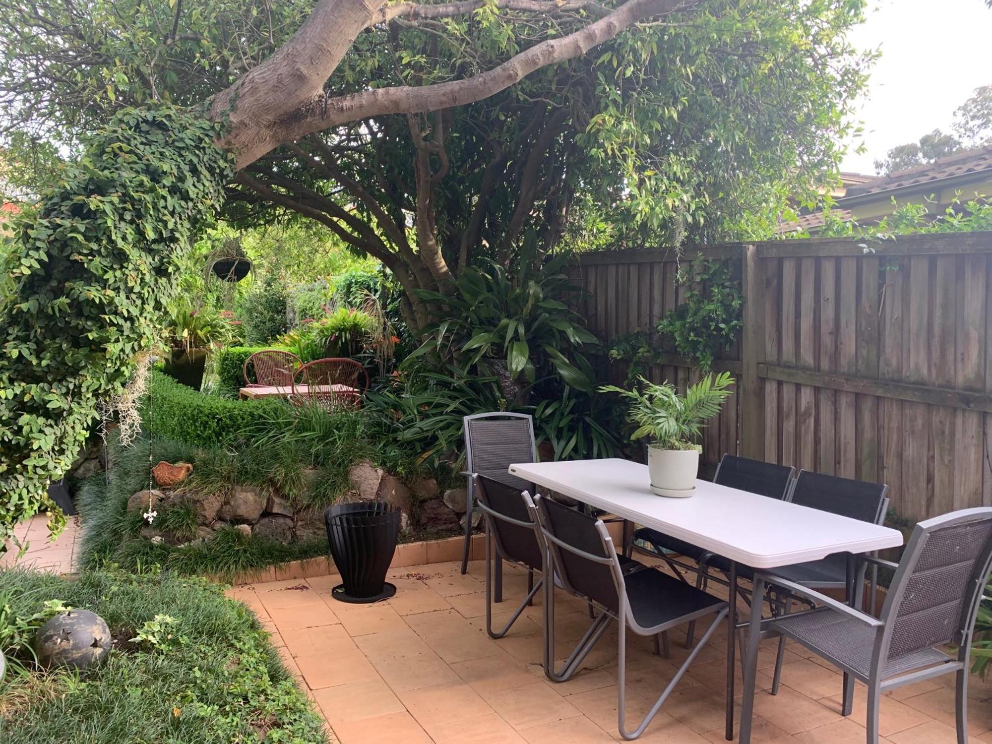 Eastwood Central, Walk To Station & Shops, Drive To Olympic Villa Sydney