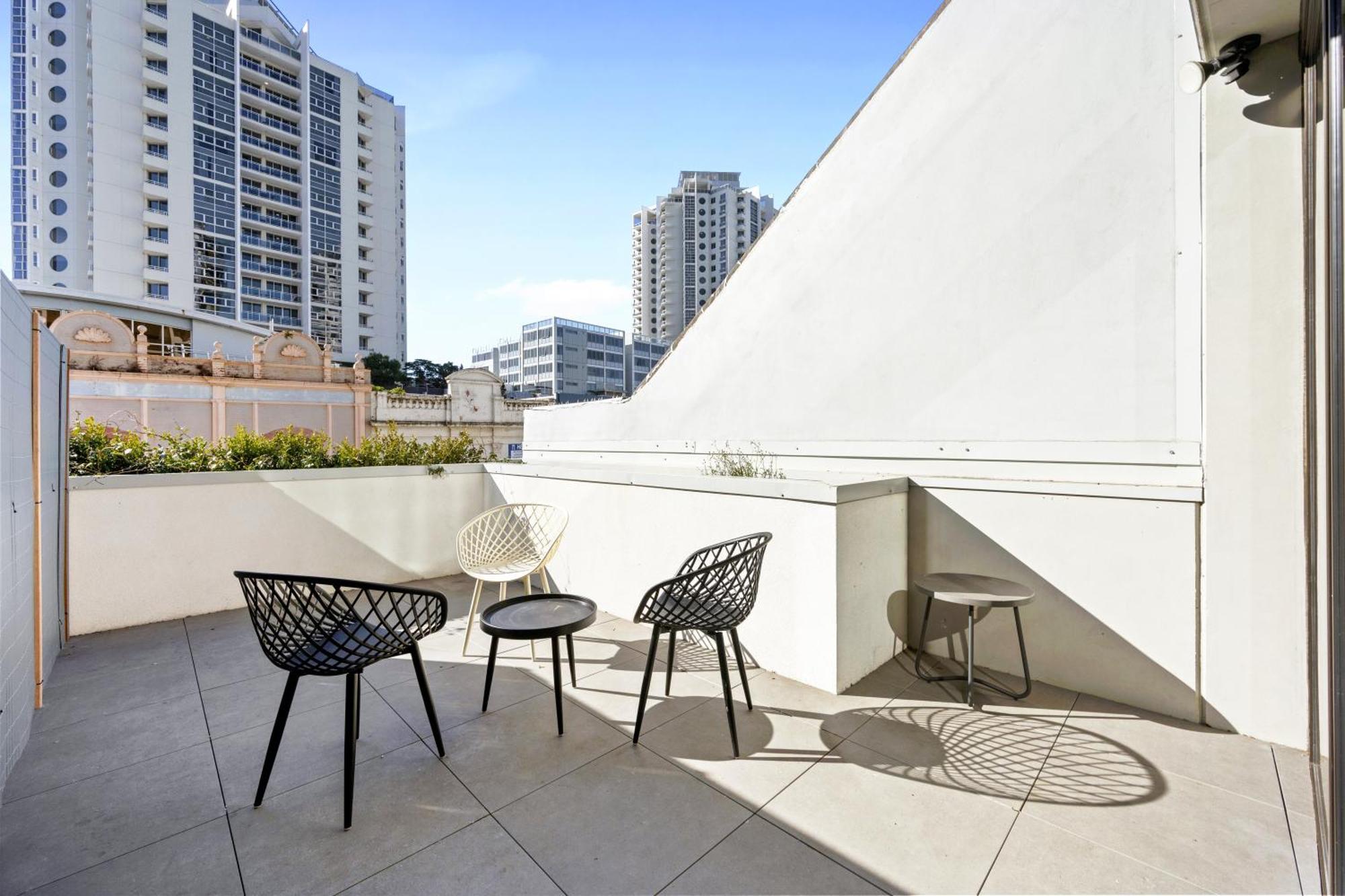 Hotel Arthur Bondi Junction No Reception And House Keeping No Sofa Bed