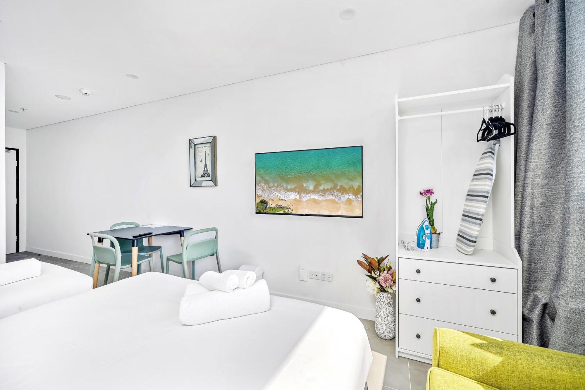 Arthur Bondi Junction No Reception And House Keeping No Sofa Bed Hotel *
