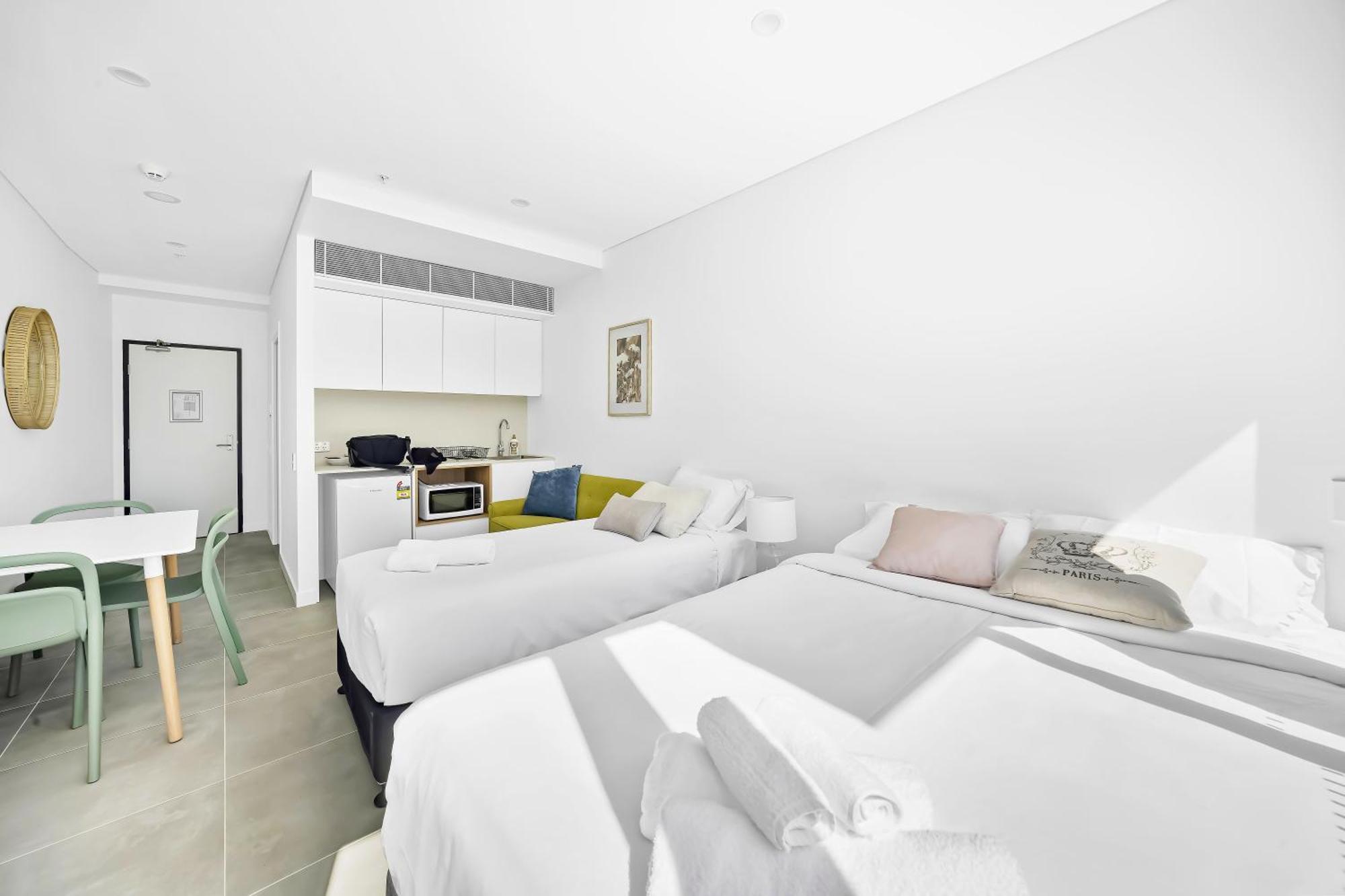 Hotel Arthur Bondi Junction No Reception And House Keeping No Sofa Bed