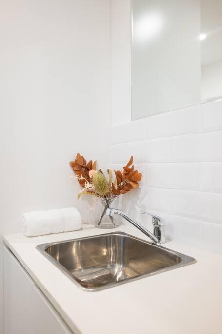 Cozy King Millers Point Holiday home *