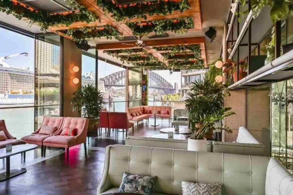 Cozy King Millers Point Holiday home *
