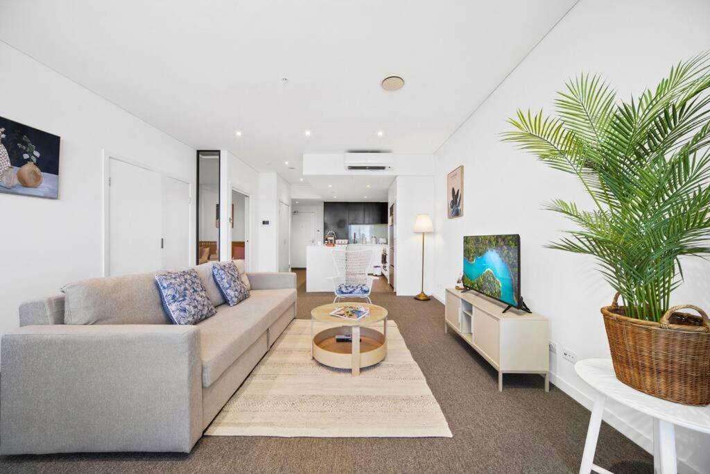 Apartment Waterfront Modern 2b2b Apt@marina Square Sydney