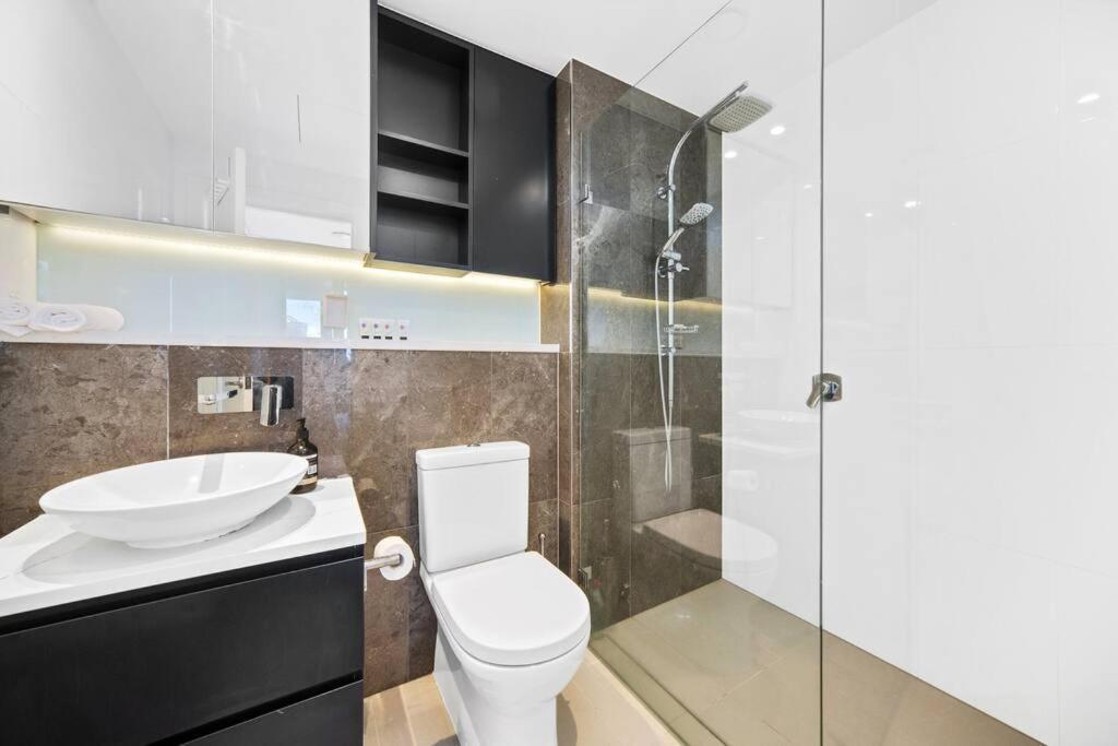 Apartment Waterfront Modern 2b2b Apt@marina Square *