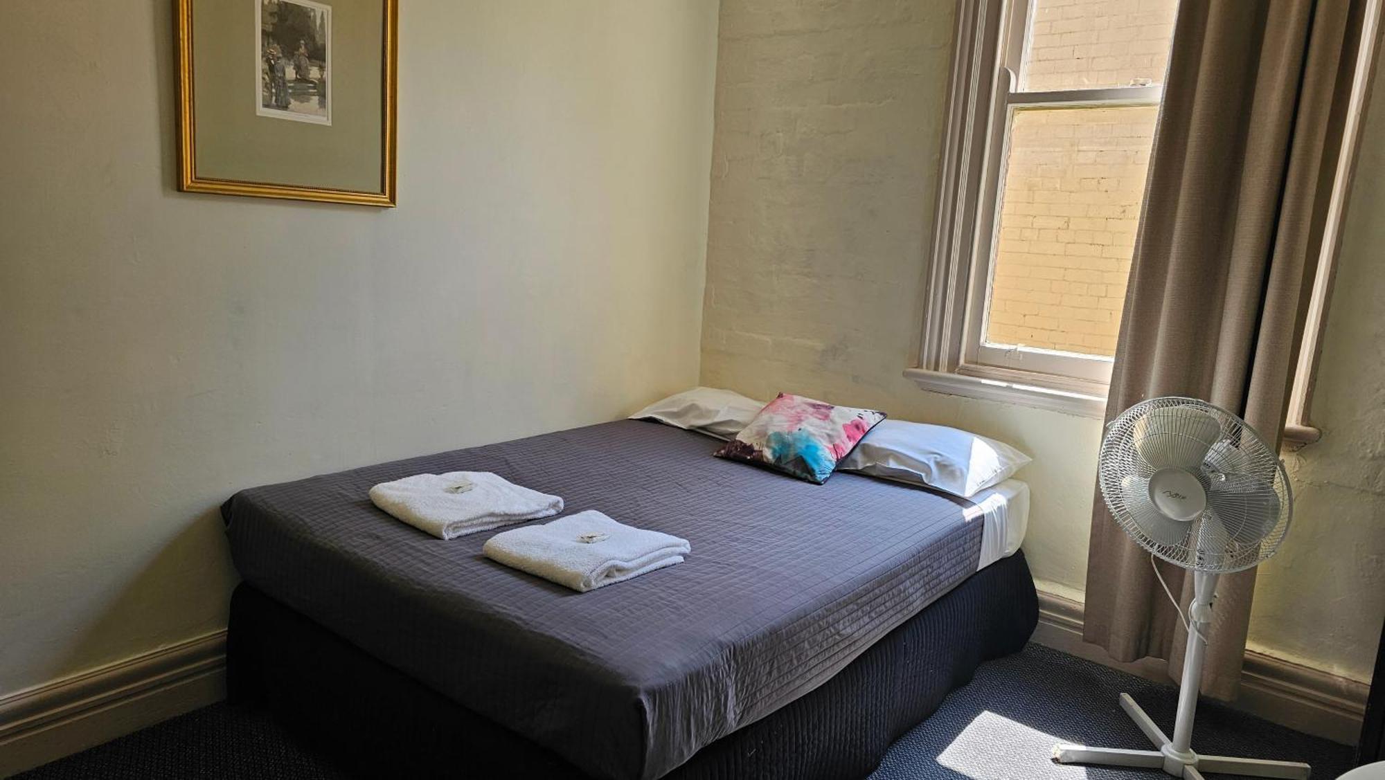 Lodge Falcon Sydney