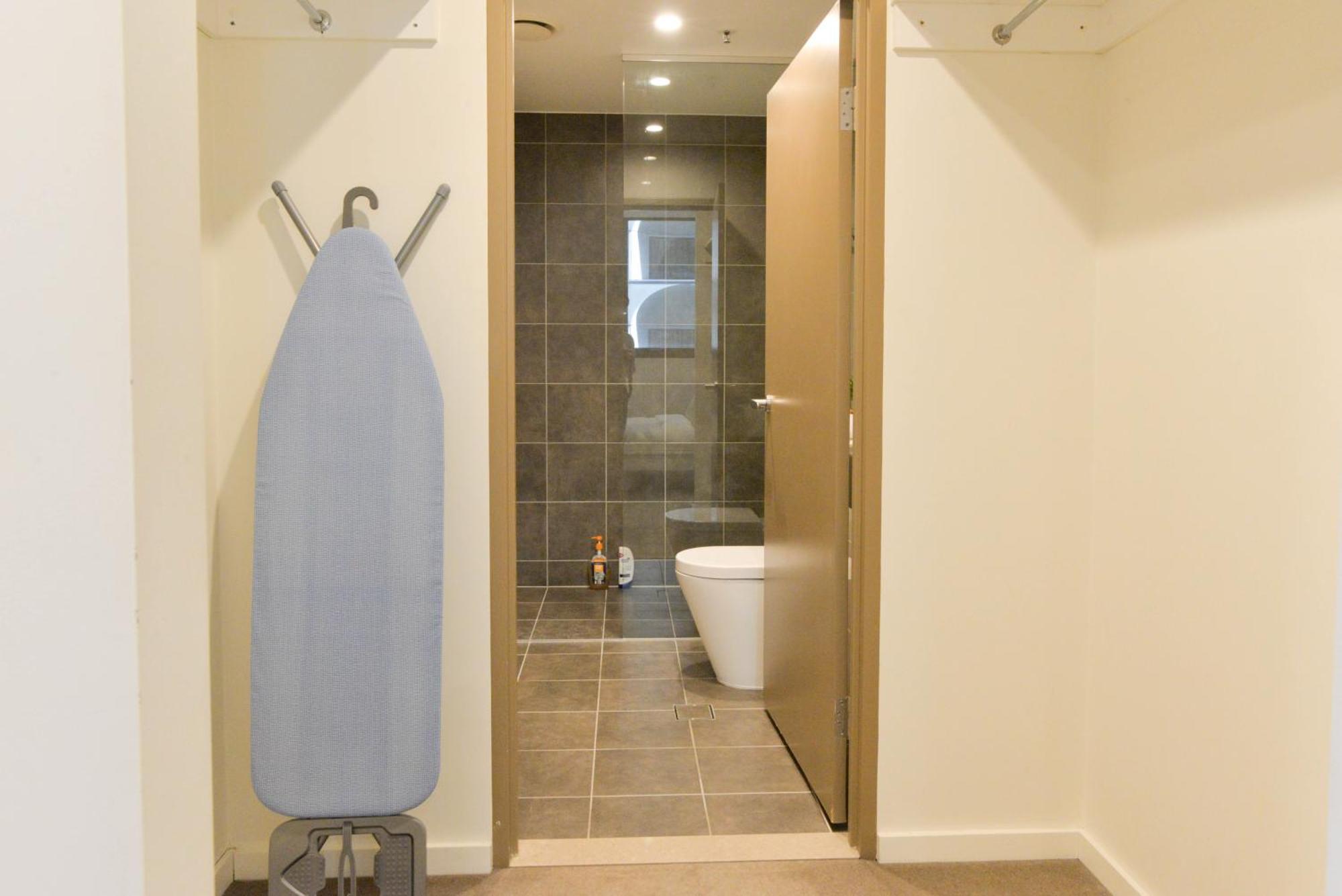 Cbd Modern At Central Location Apartment *