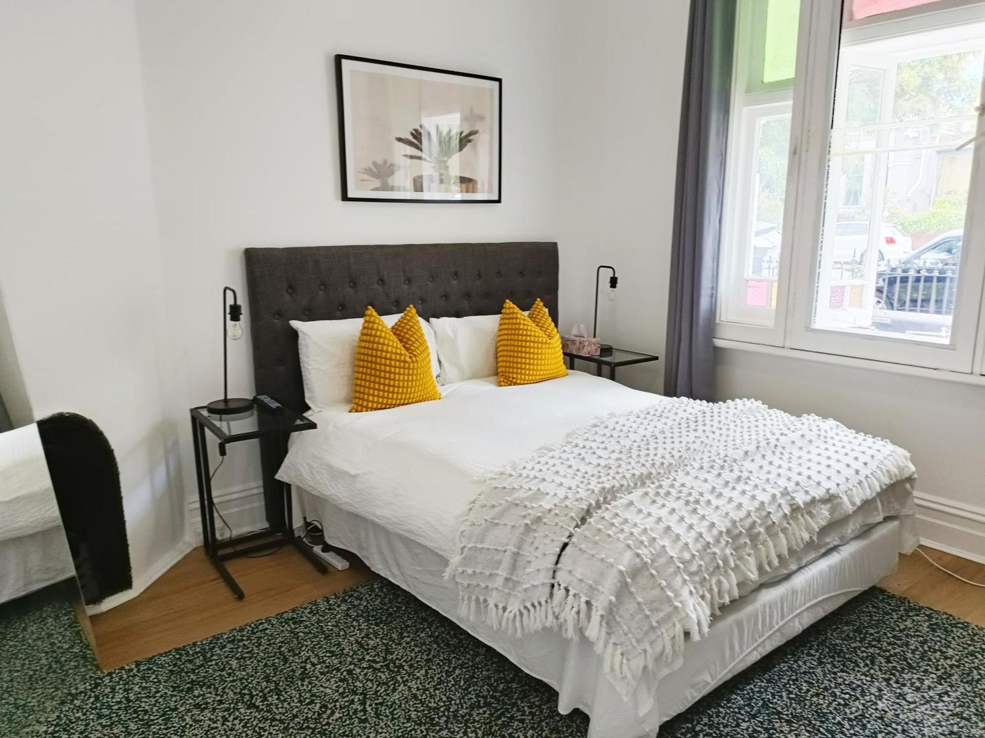 Stylish Queen 1min Walk To Station 5min To 10min To Airport Sydney