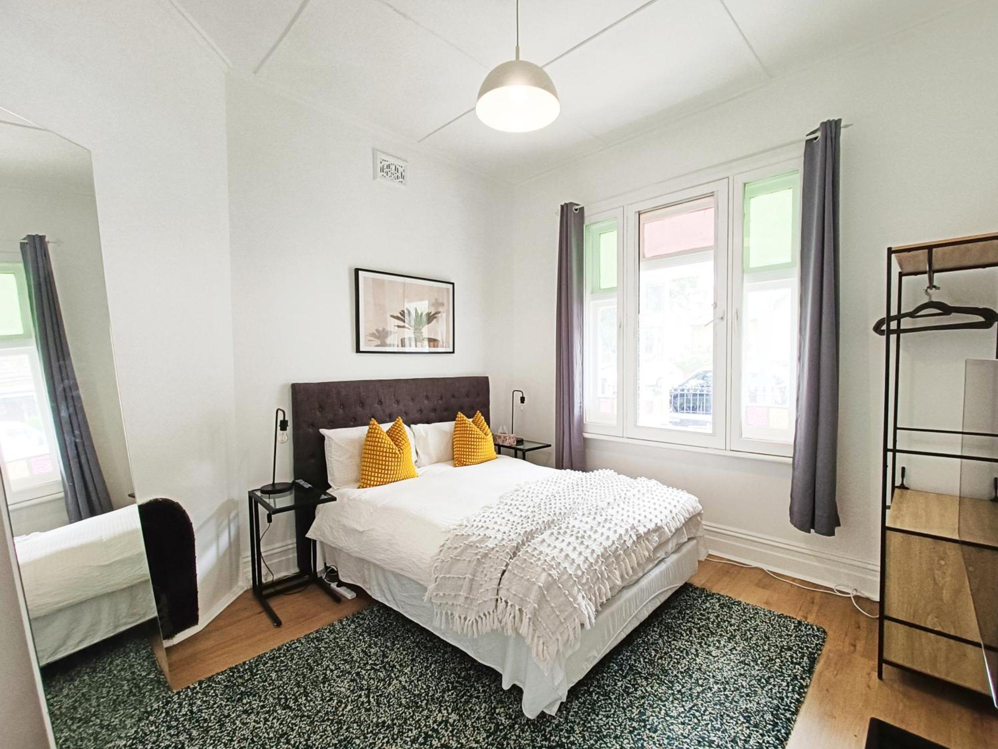 Stylish Queen 1min Walk To Station 5min To 10min To Airport Privatunterkunft *