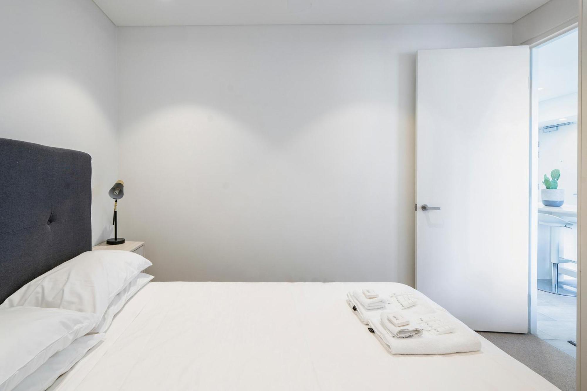 Apartment Modern 1br Top-level Unit With Keypad Entry In Bondi *