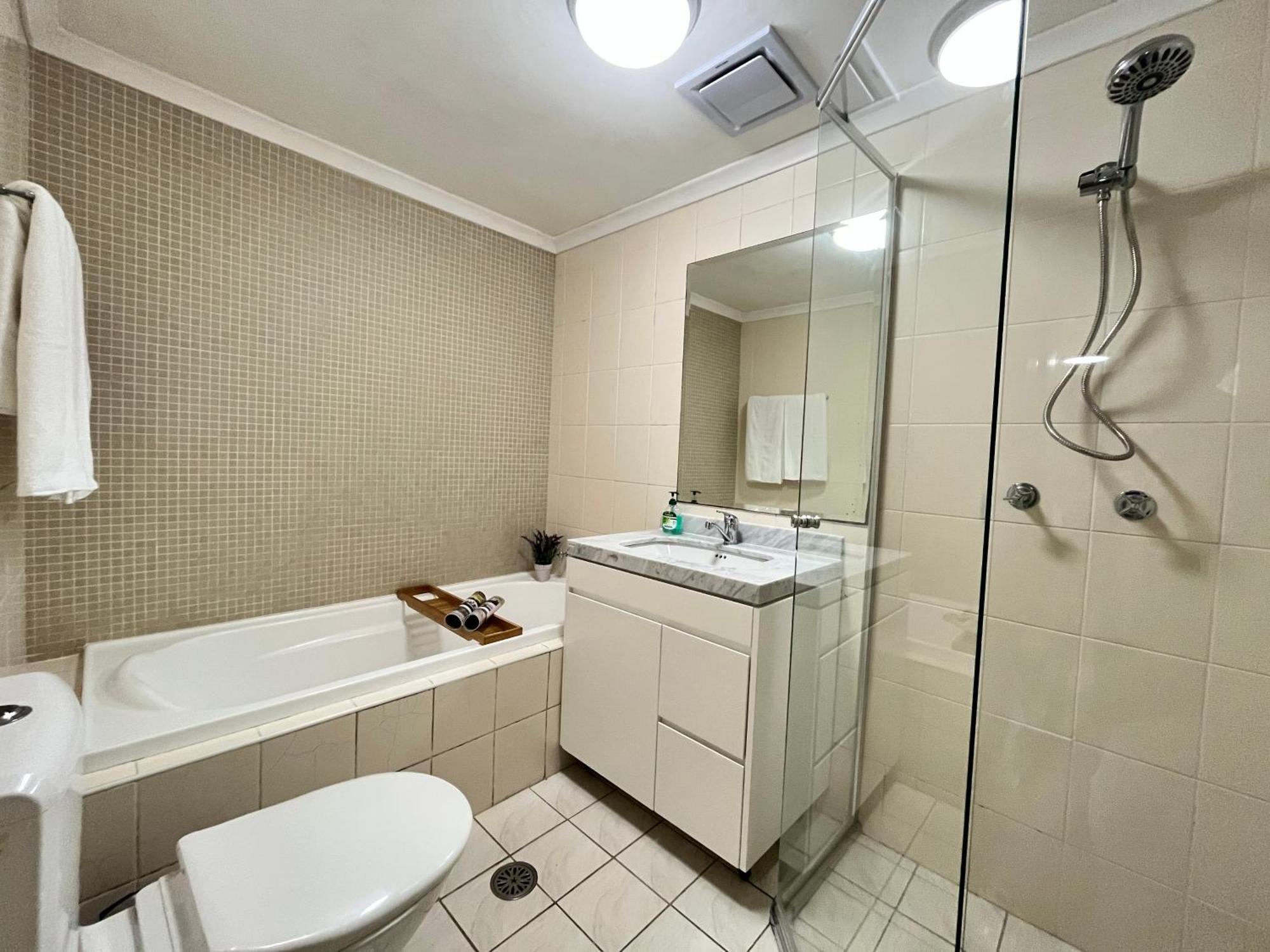 Apartment Fabulous 2 Bedroom Apartment, Secured Free Parking *
