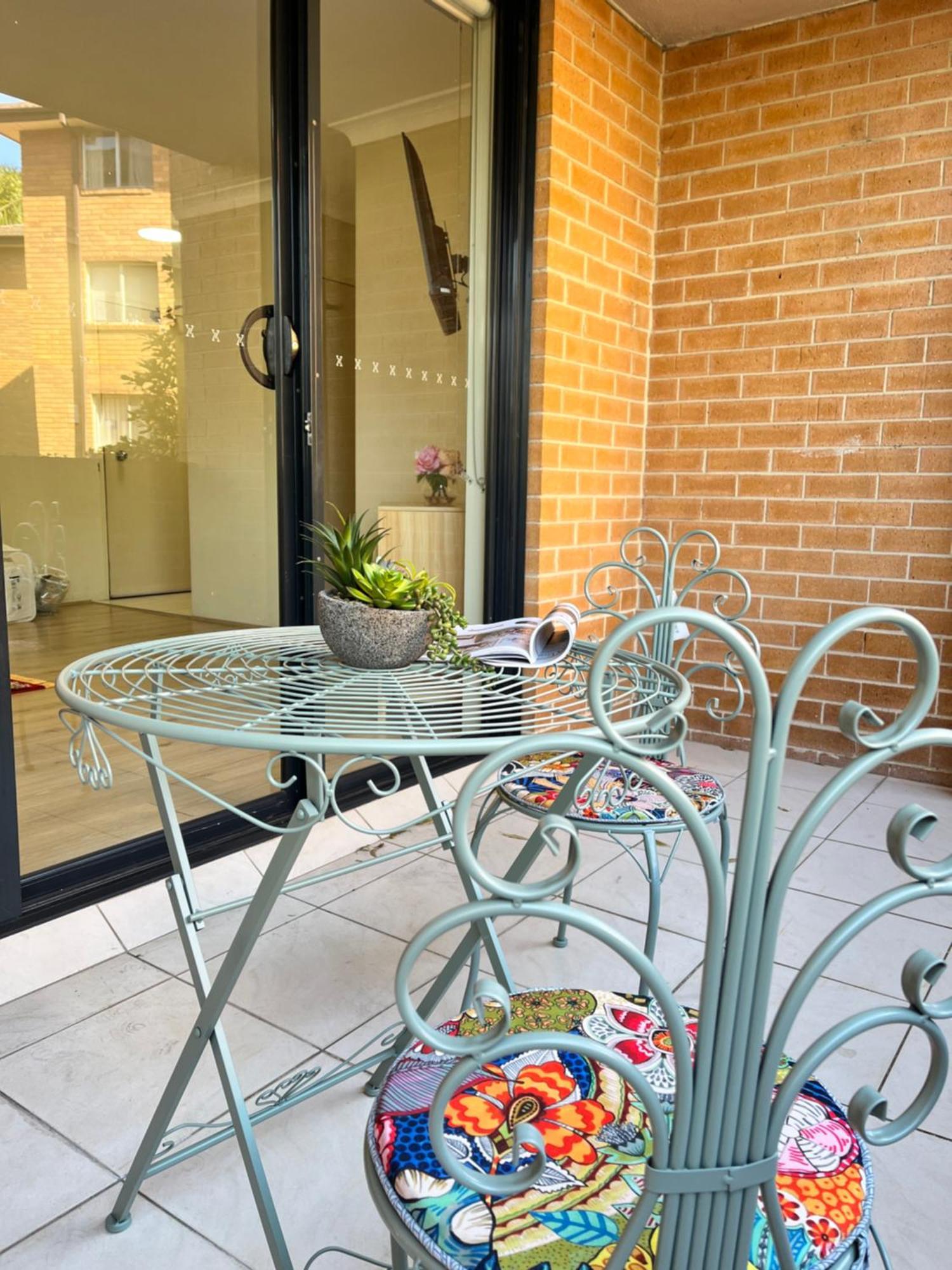 Fabulous 2 Bedroom Apartment, Secured Free Parking Apartment *