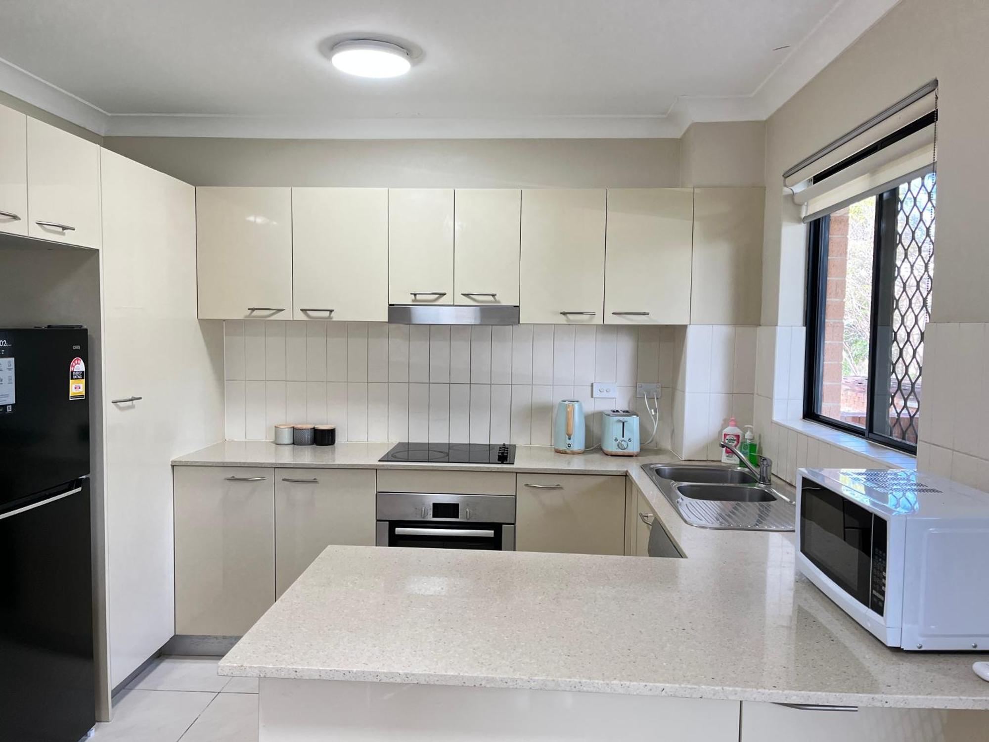 Fabulous 2 Bedroom Apartment, Secured Free Parking *