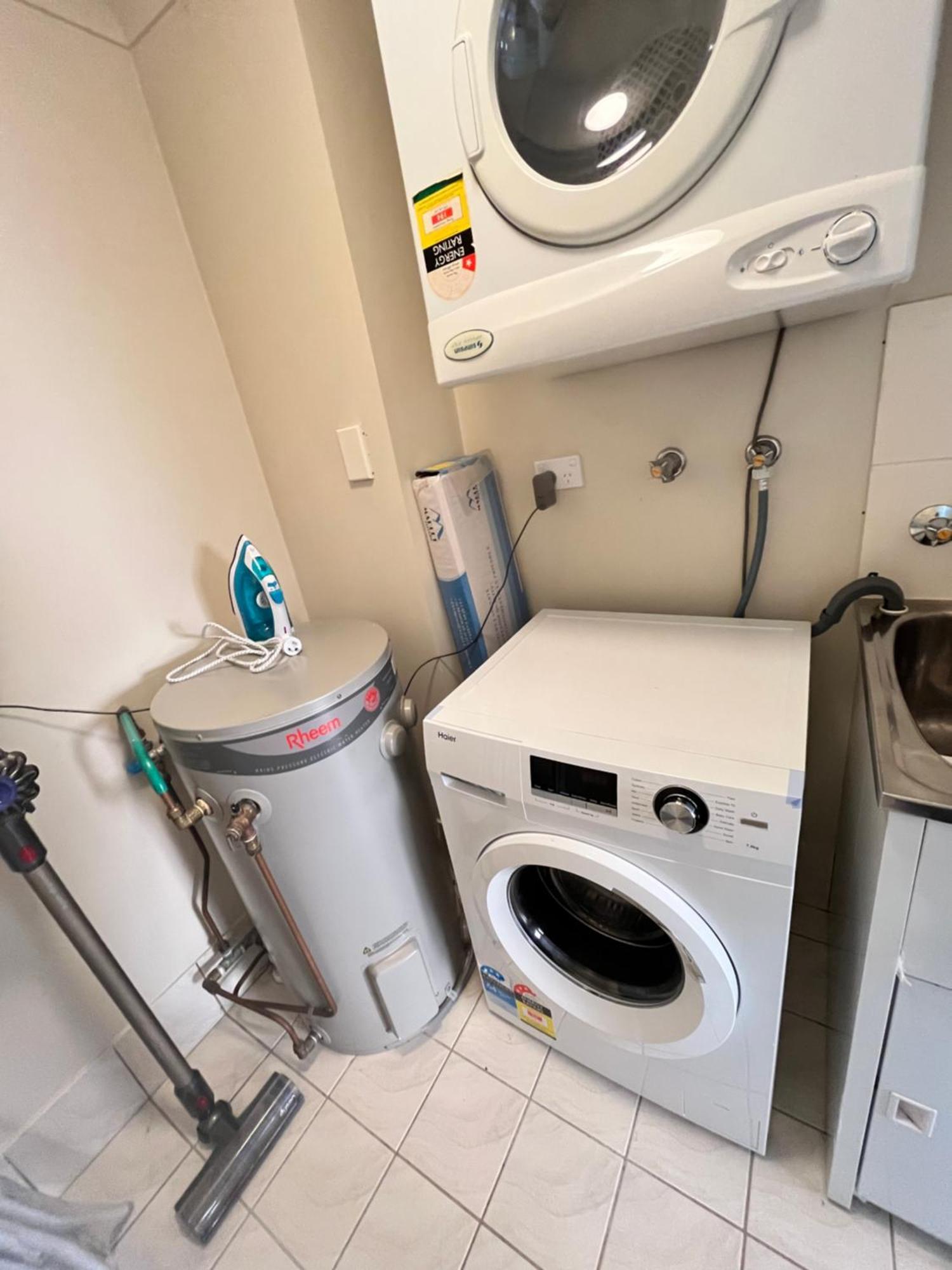 Fabulous 2 Bedroom Apartment, Secured Free Parking