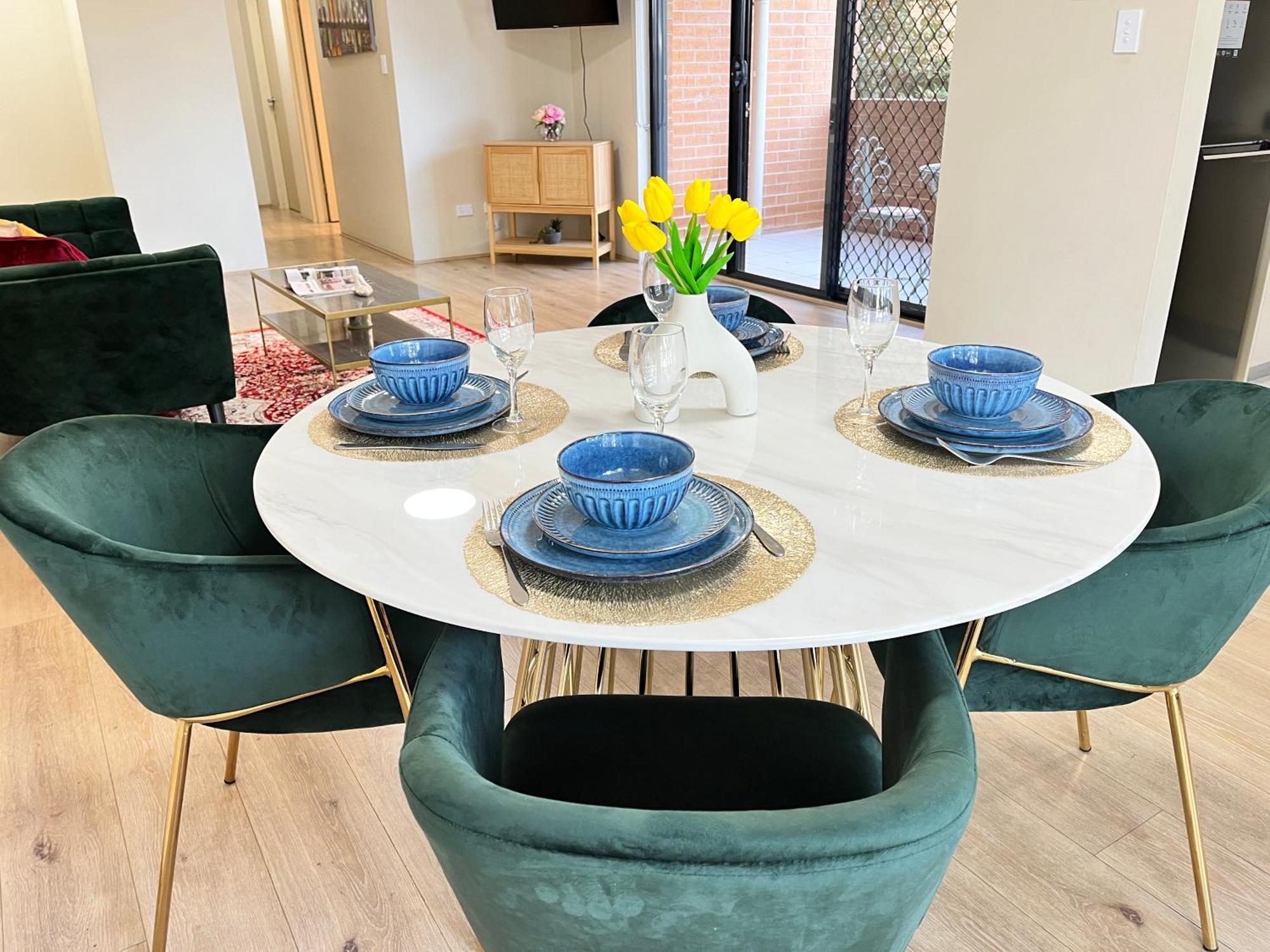 Fabulous 2 Bedroom Apartment, Secured Free Parking Apartment *