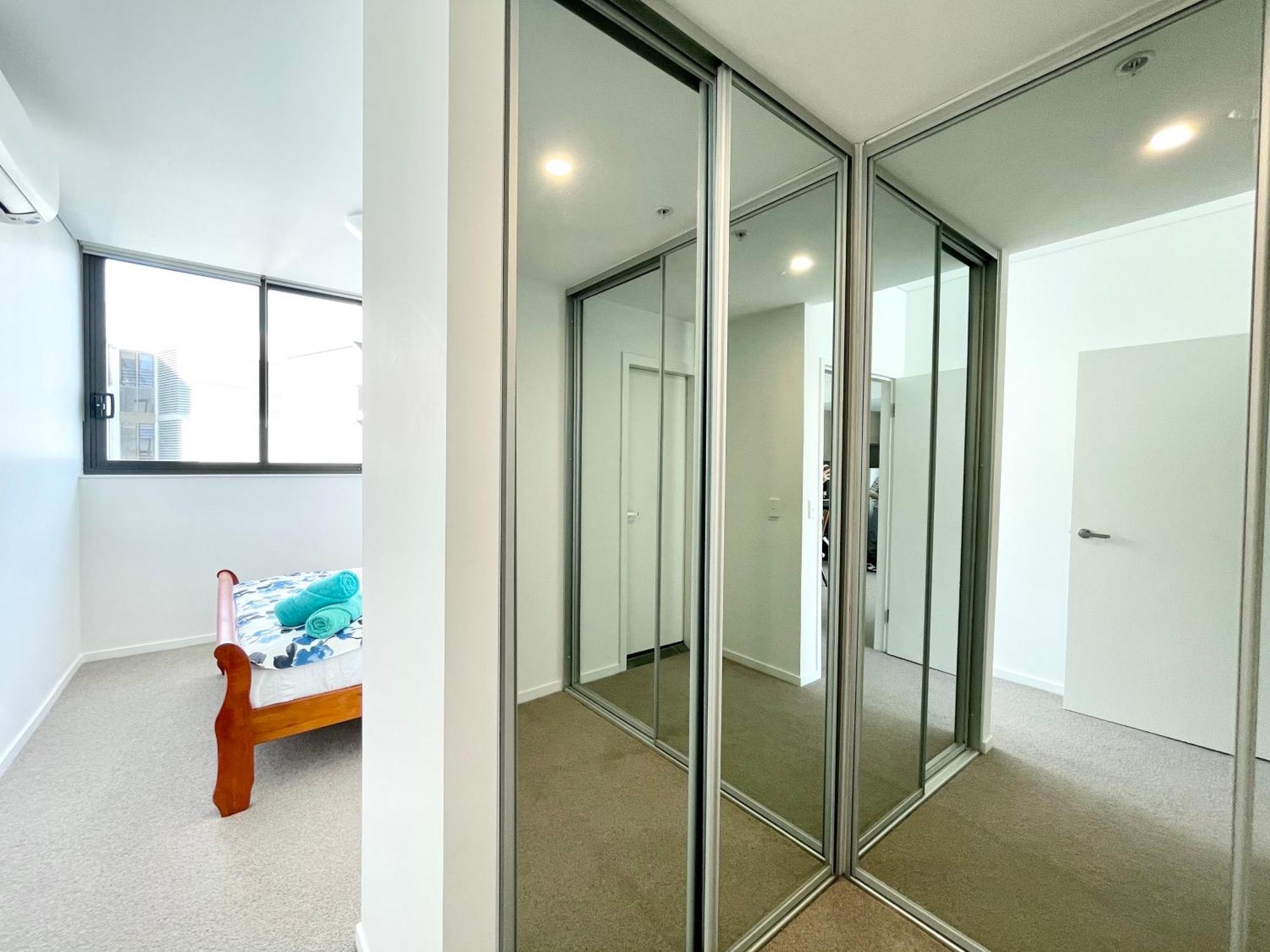 Spacious Cozy2br Close To Olympicpark Free Carpark Apartment *