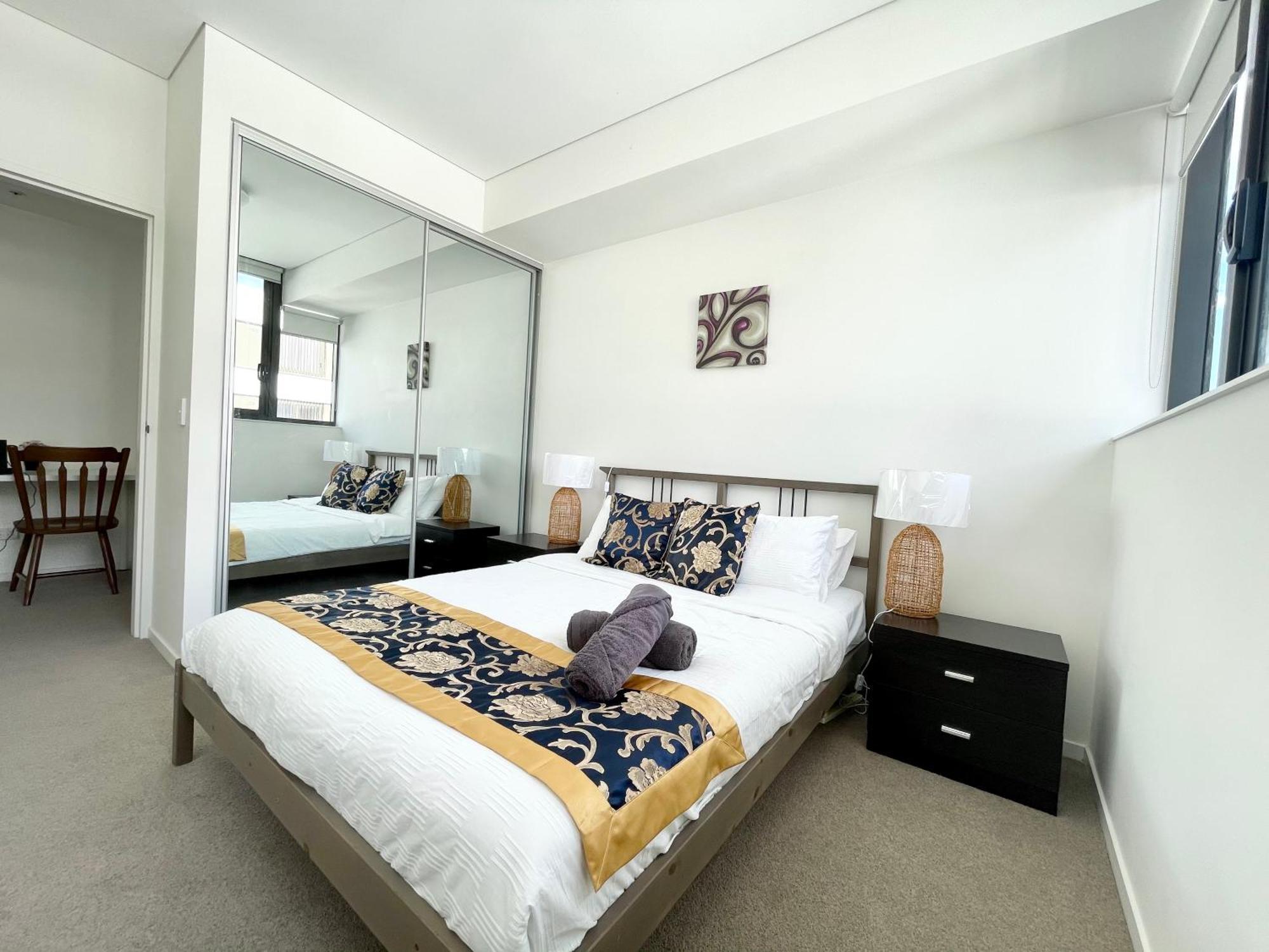 Apartment Spacious Cozy2br Close To Olympicpark Free Carpark Sydney
