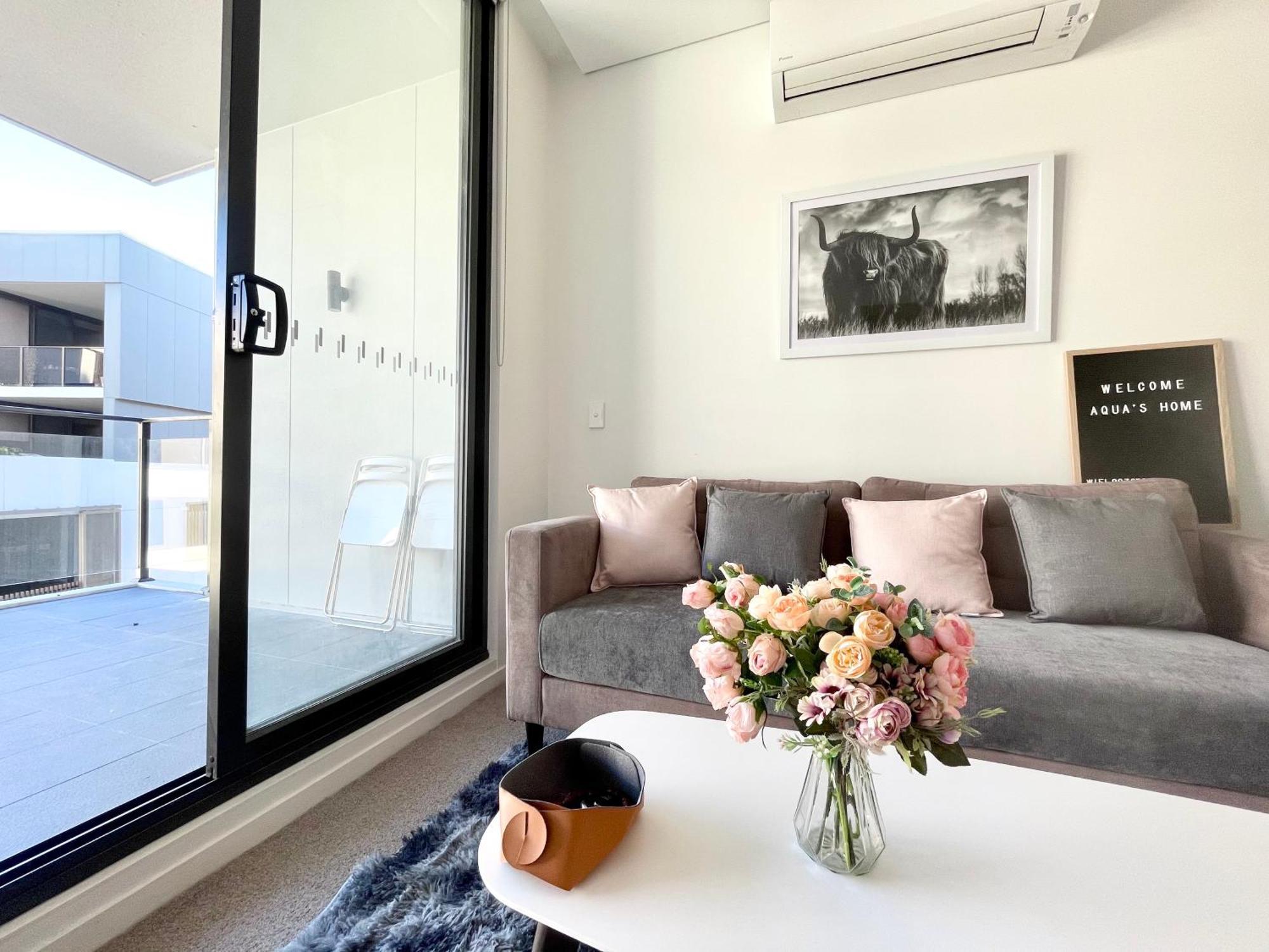 Spacious Cozy2br Close To Olympicpark Free Carpark Apartment