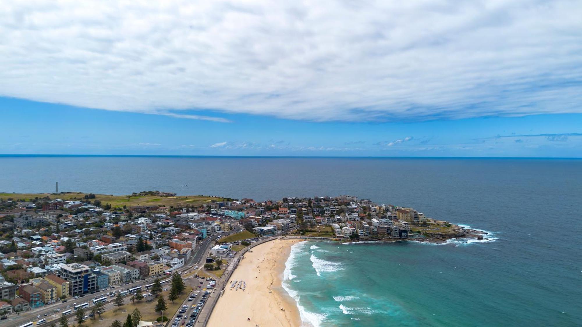 Apartment Modern 1br Top-level Unit With Keypad Entry In Bondi