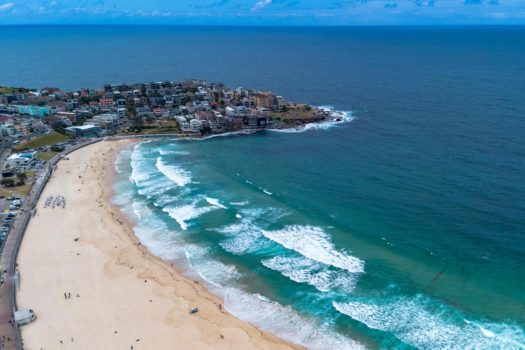 Modern 1br Top-level Unit With Keypad Entry In Bondi Apartment Sydney