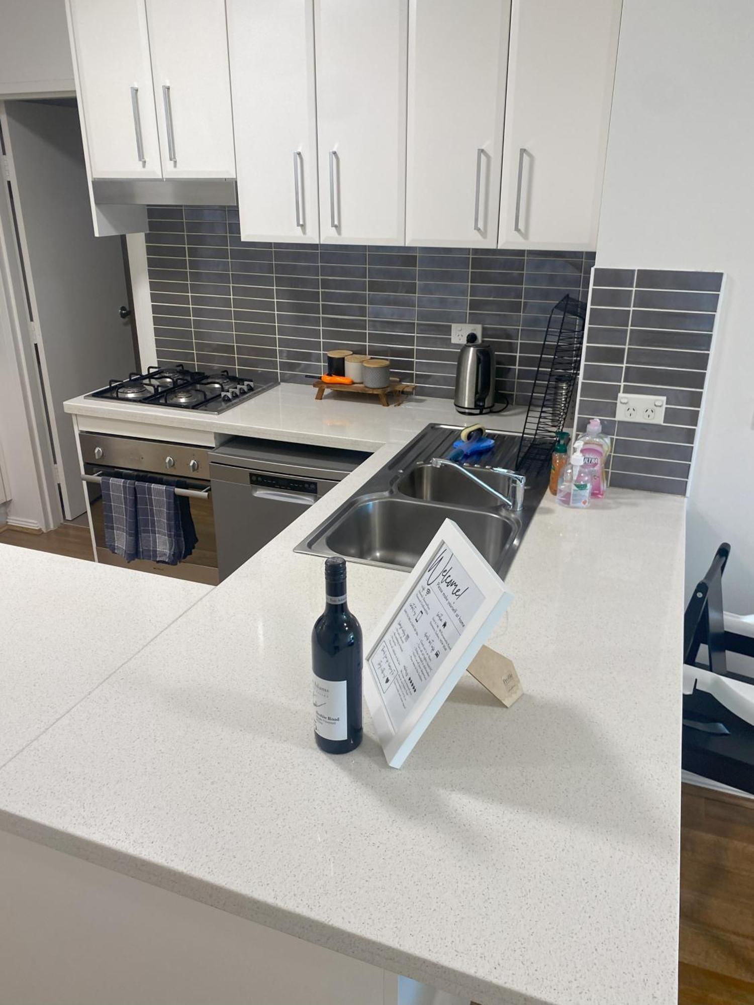 Lovely 2 Bedroom With Views Apartment Sydney