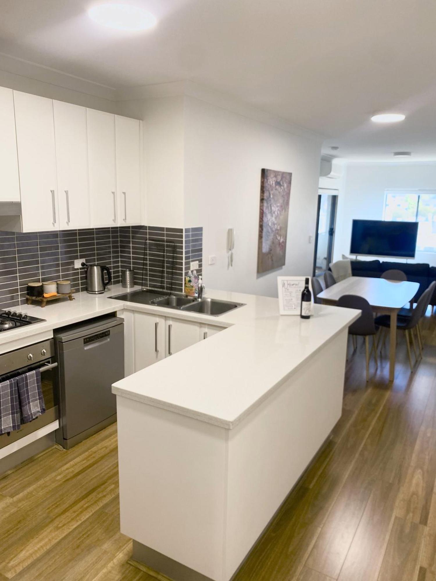 Lovely 2 Bedroom With Views Sydney