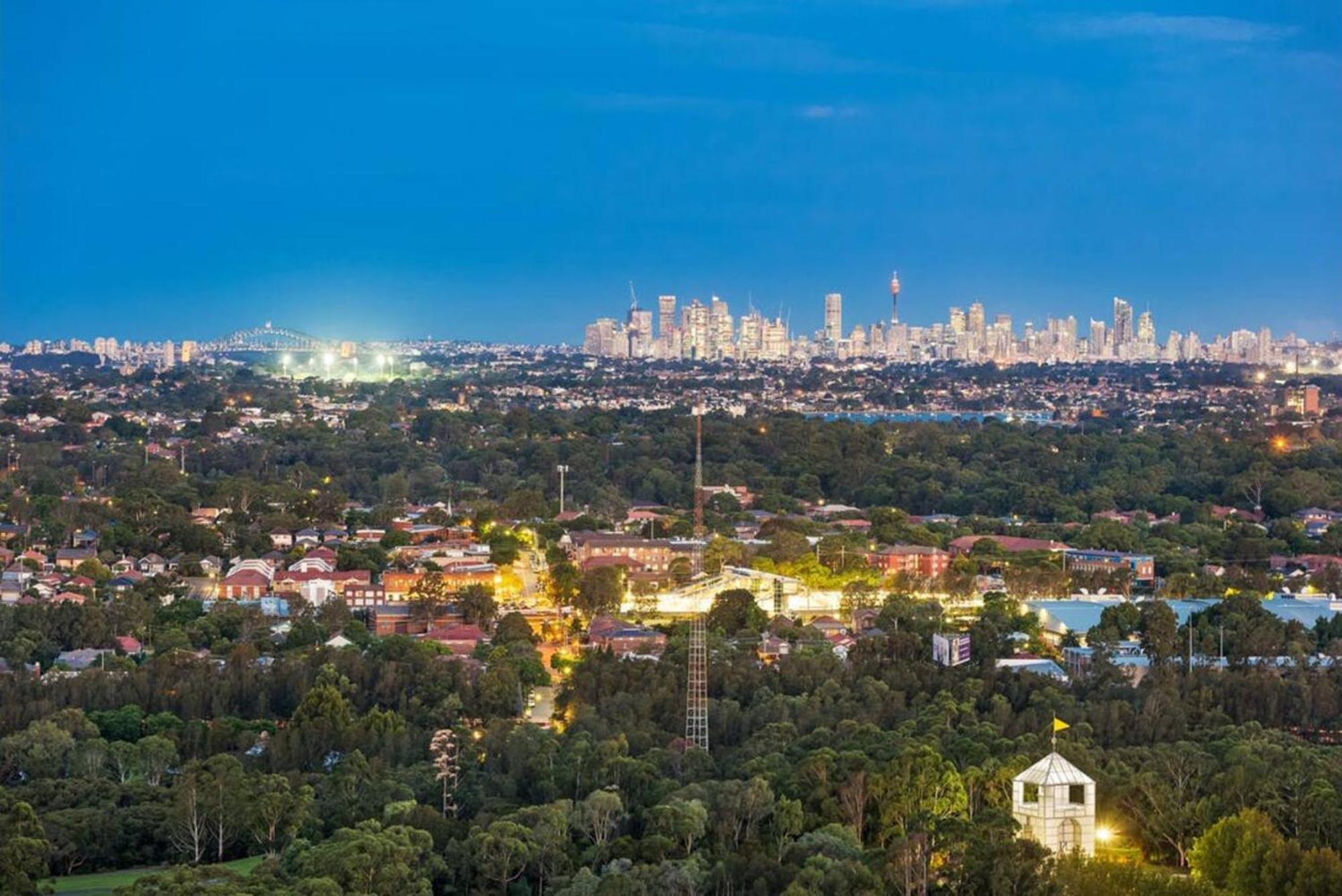 The Occidental Pearl * Sydney