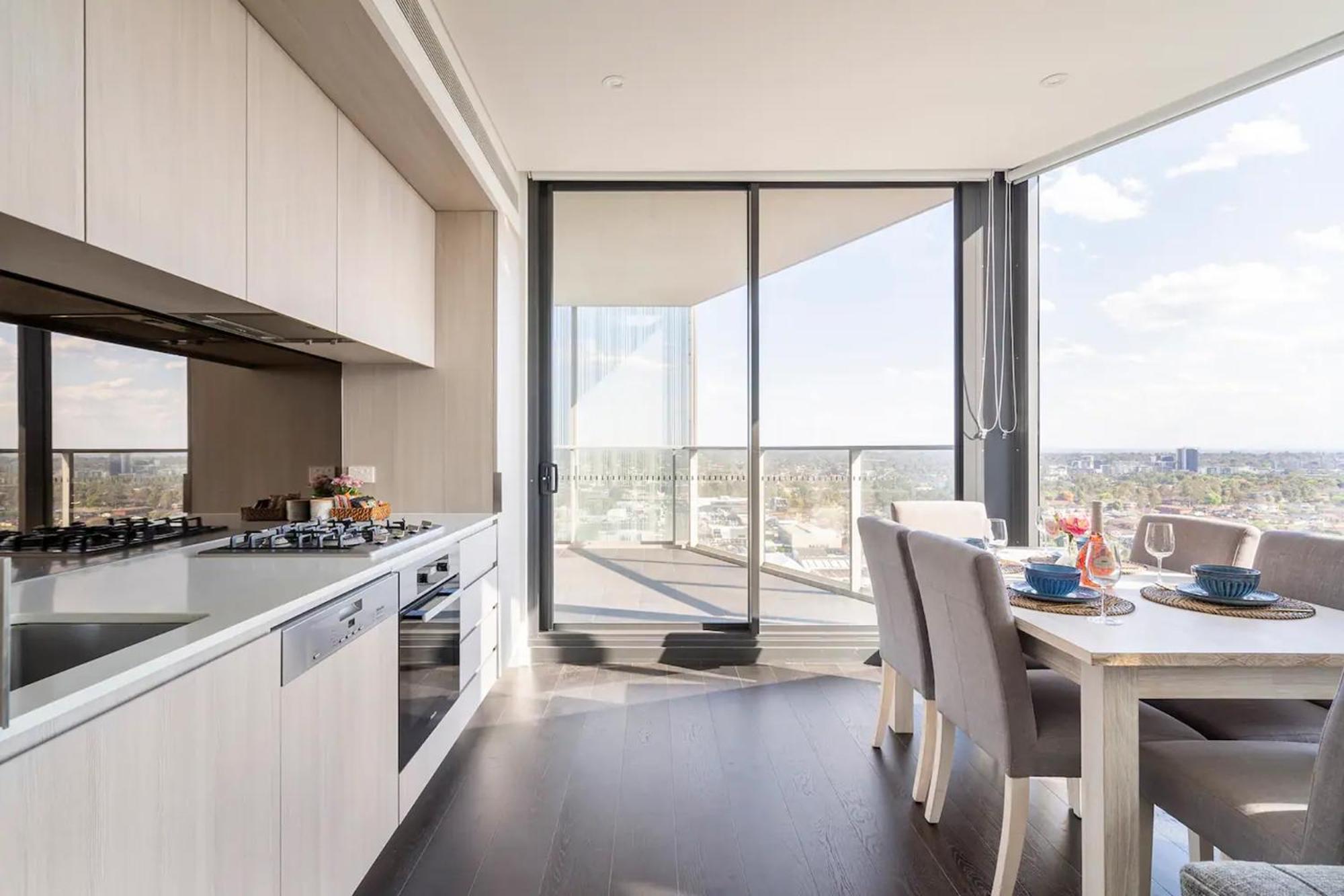 The Occidental Pearl * Sydney