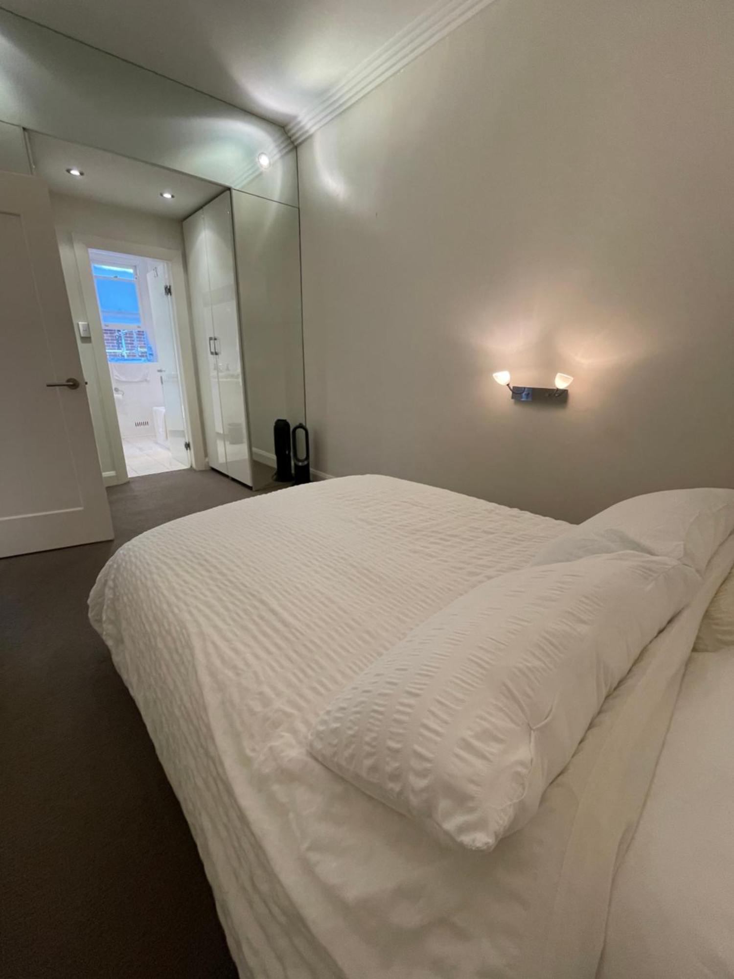 Stylish In The Heart Of Potts Point Apartment