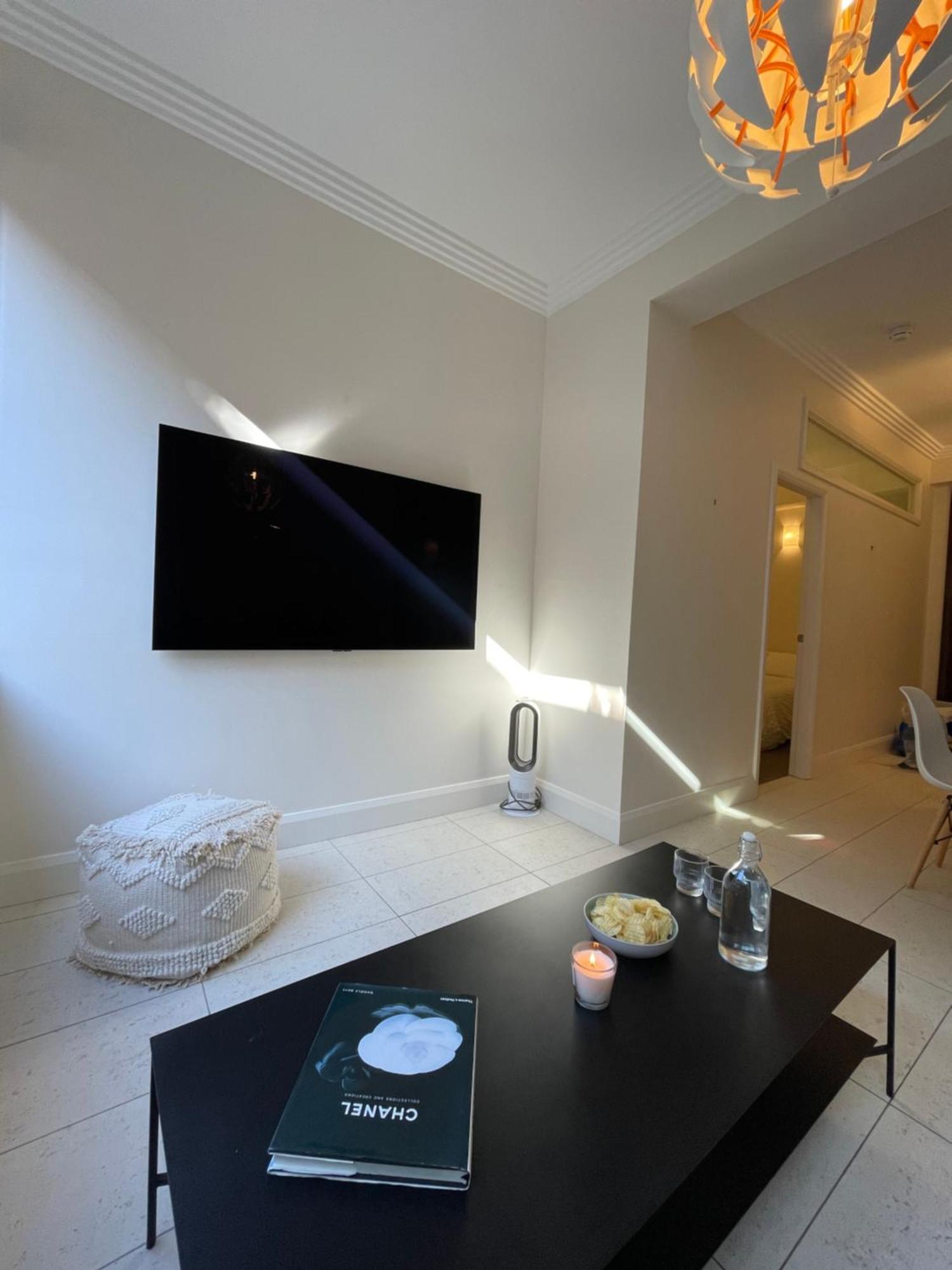 Apartment Stylish In The Heart Of Potts Point