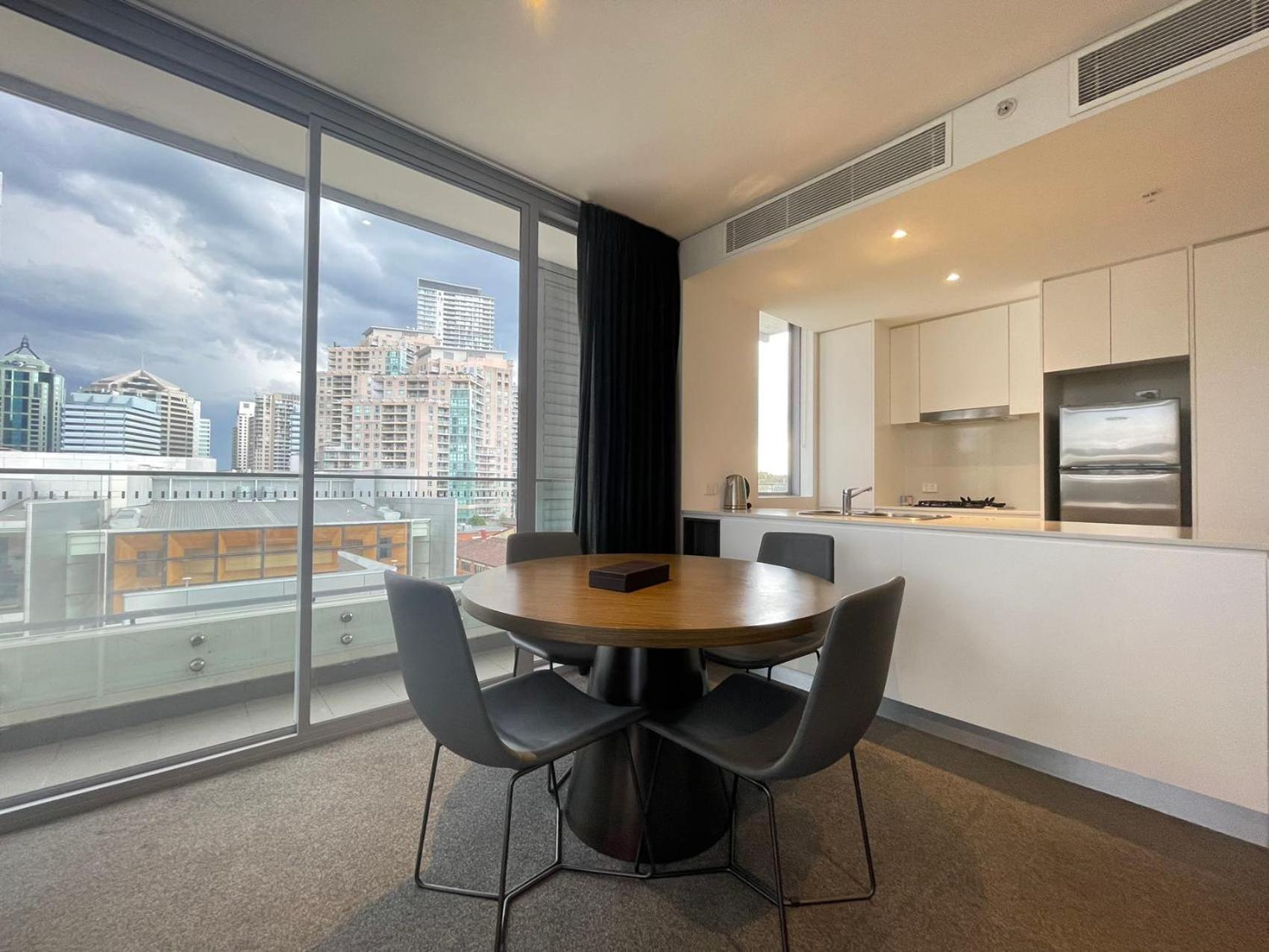 Chatswood Cbd 2br L Balcony L Parking L Office *