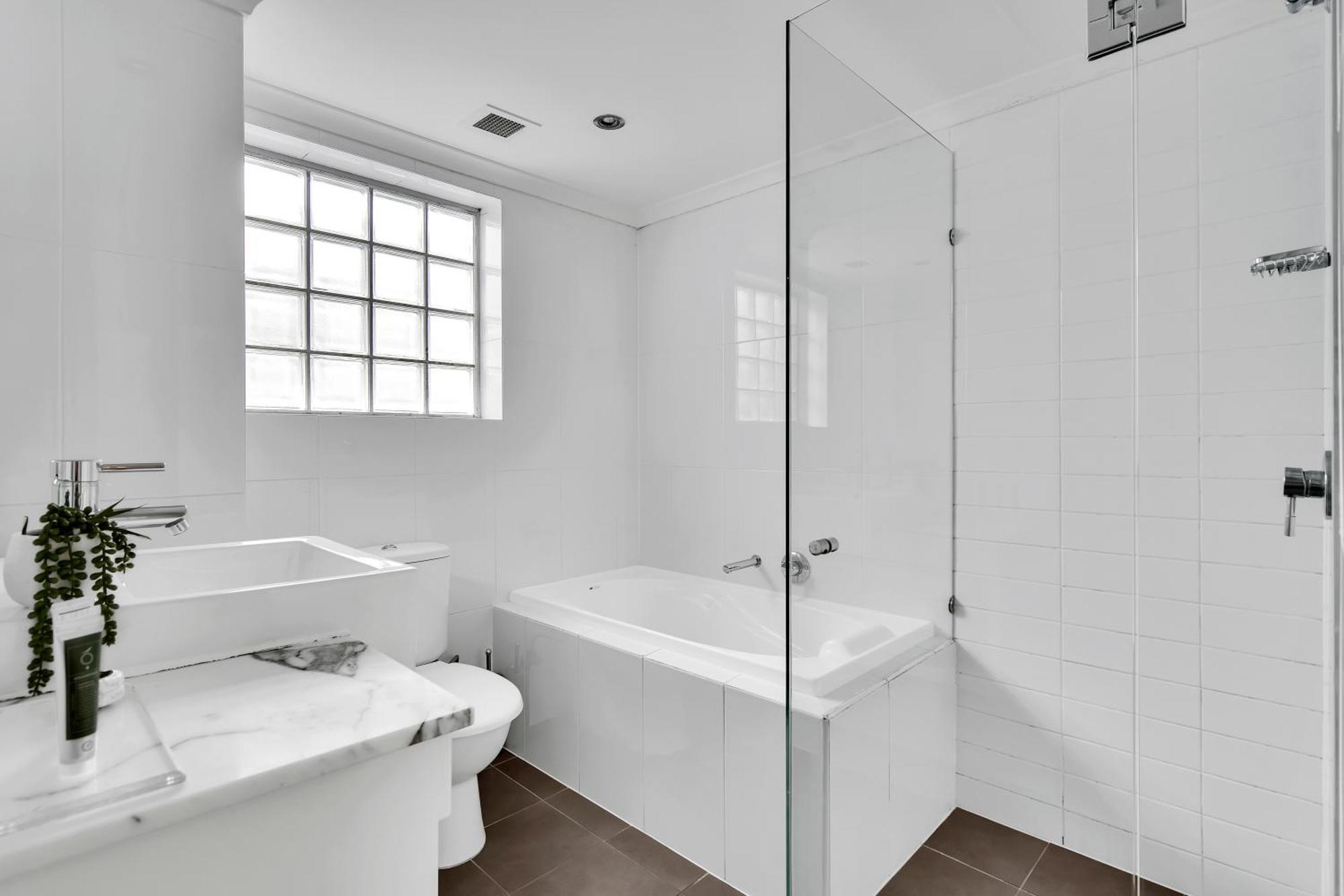 Spacious Two Bedroom - St Leonards Al25 Apartment Sydney