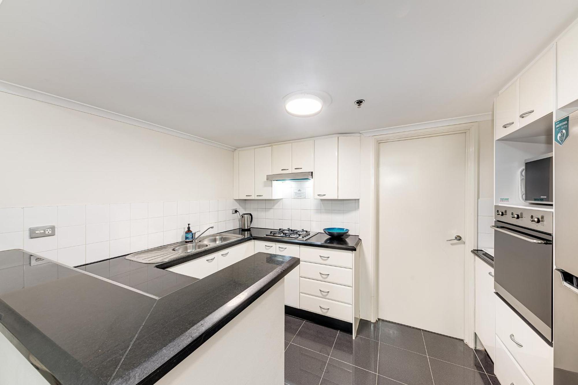 Comfy And Spacious 1b Cbd In *