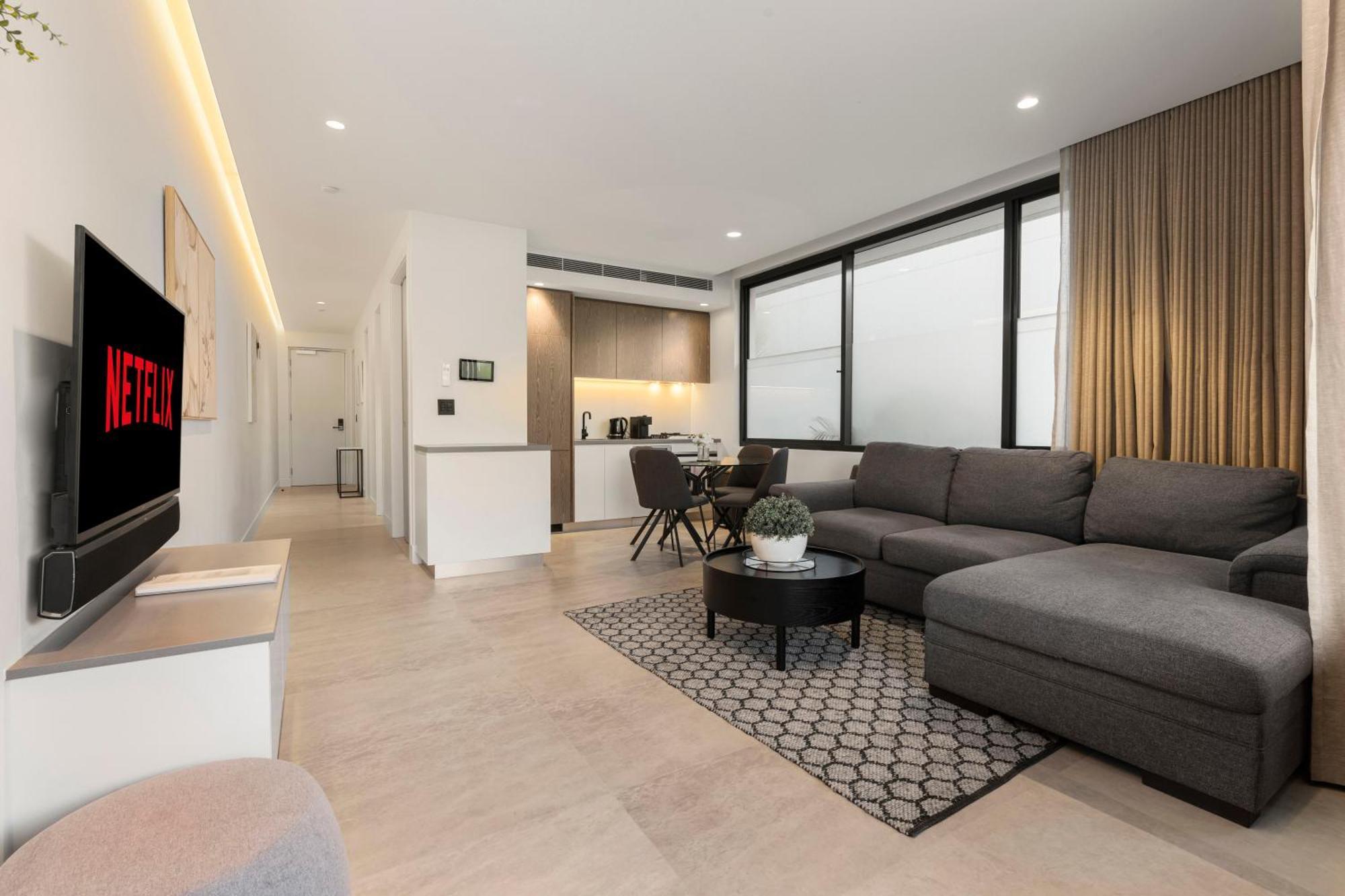 Chic 2-bed With Balcony Near Coogee Apartment *