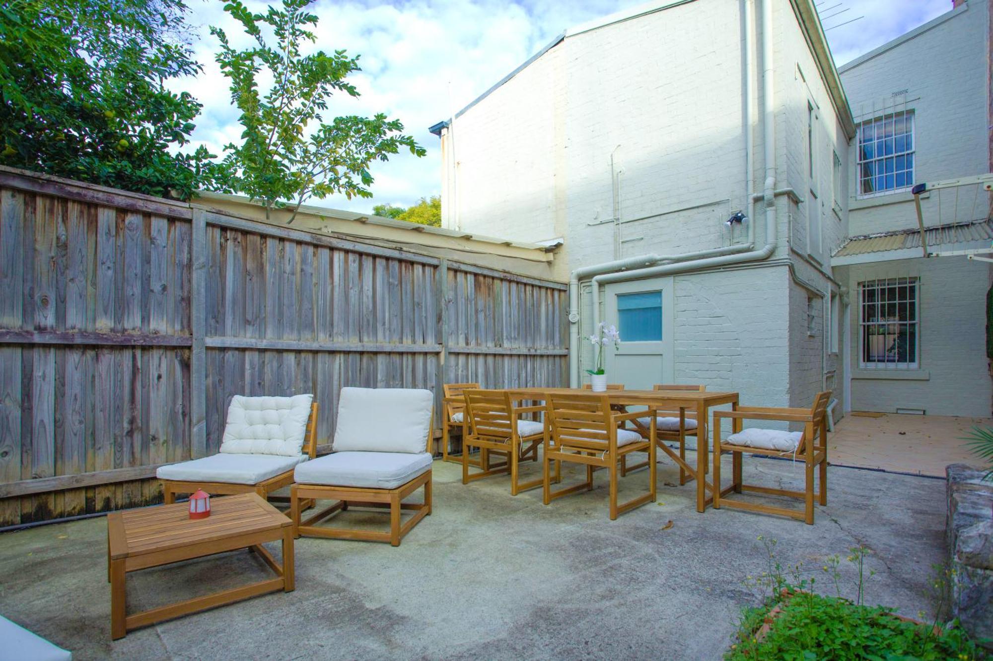 Stylish 3-bedroom Near Darling Harbour - Free E-bikes! *