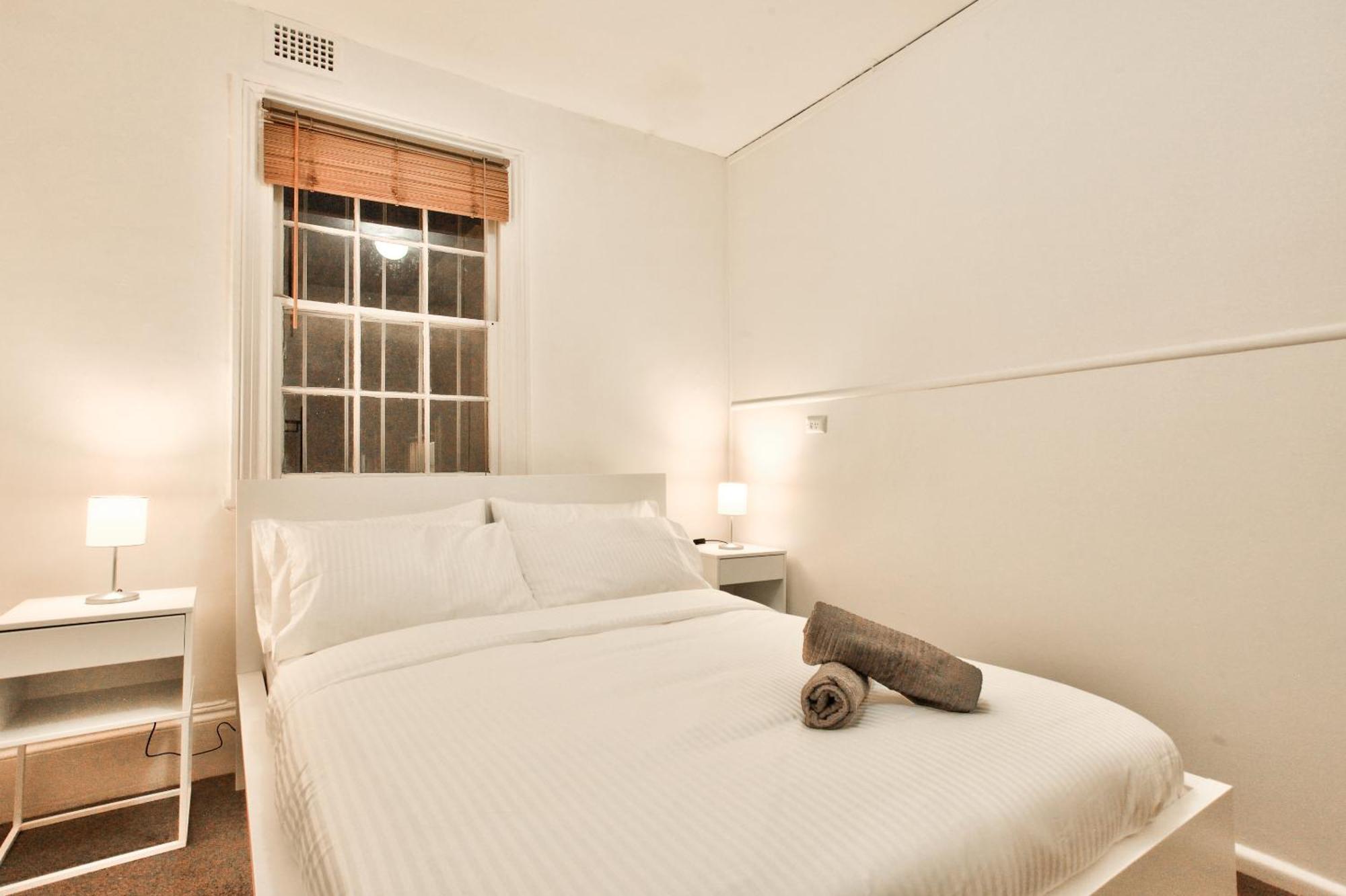 Stylish 3-bedroom Near Darling Harbour - Free E-bikes!