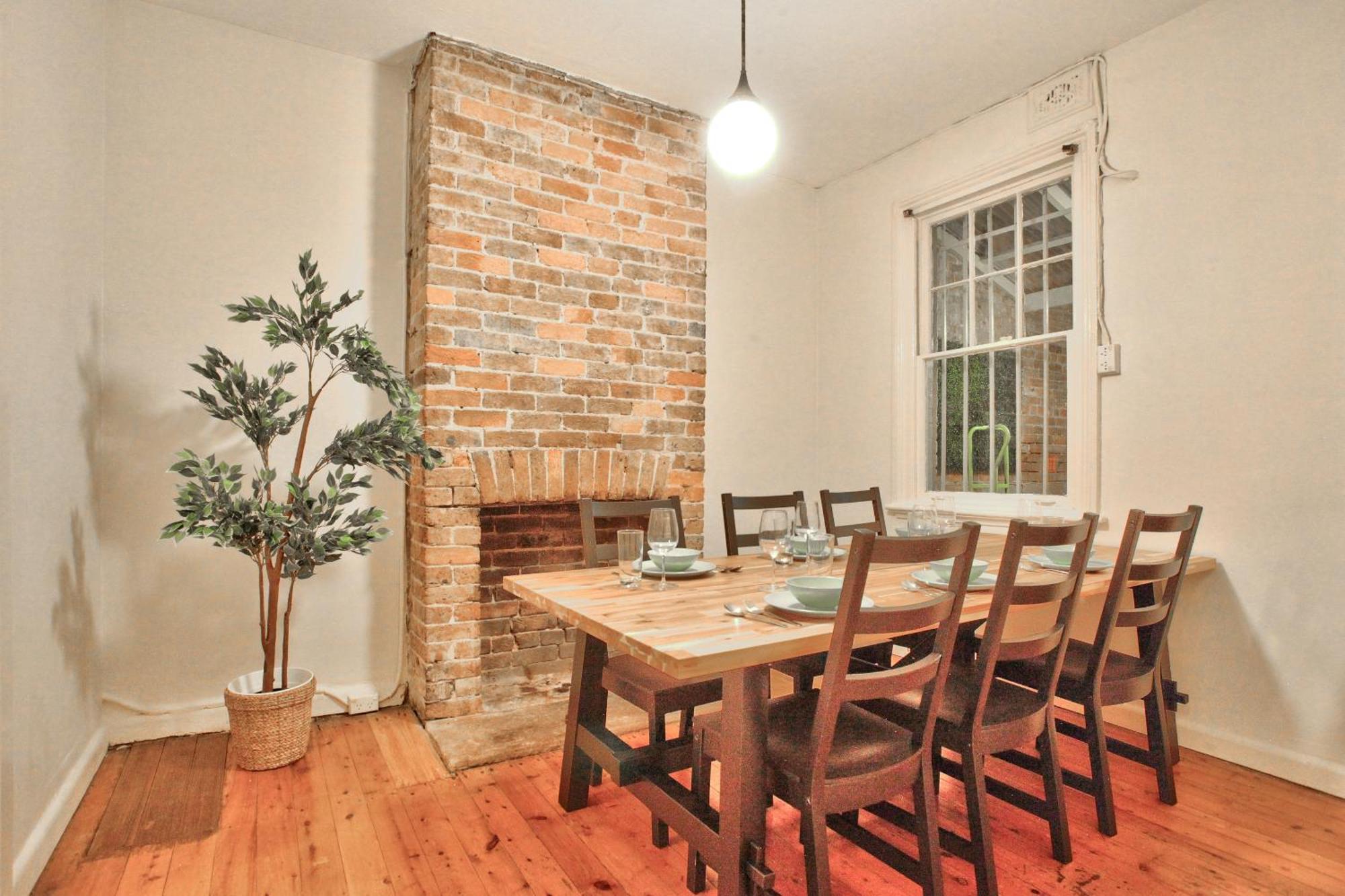 Apartment Stylish 3-bedroom Near Darling Harbour - Free E-bikes! *