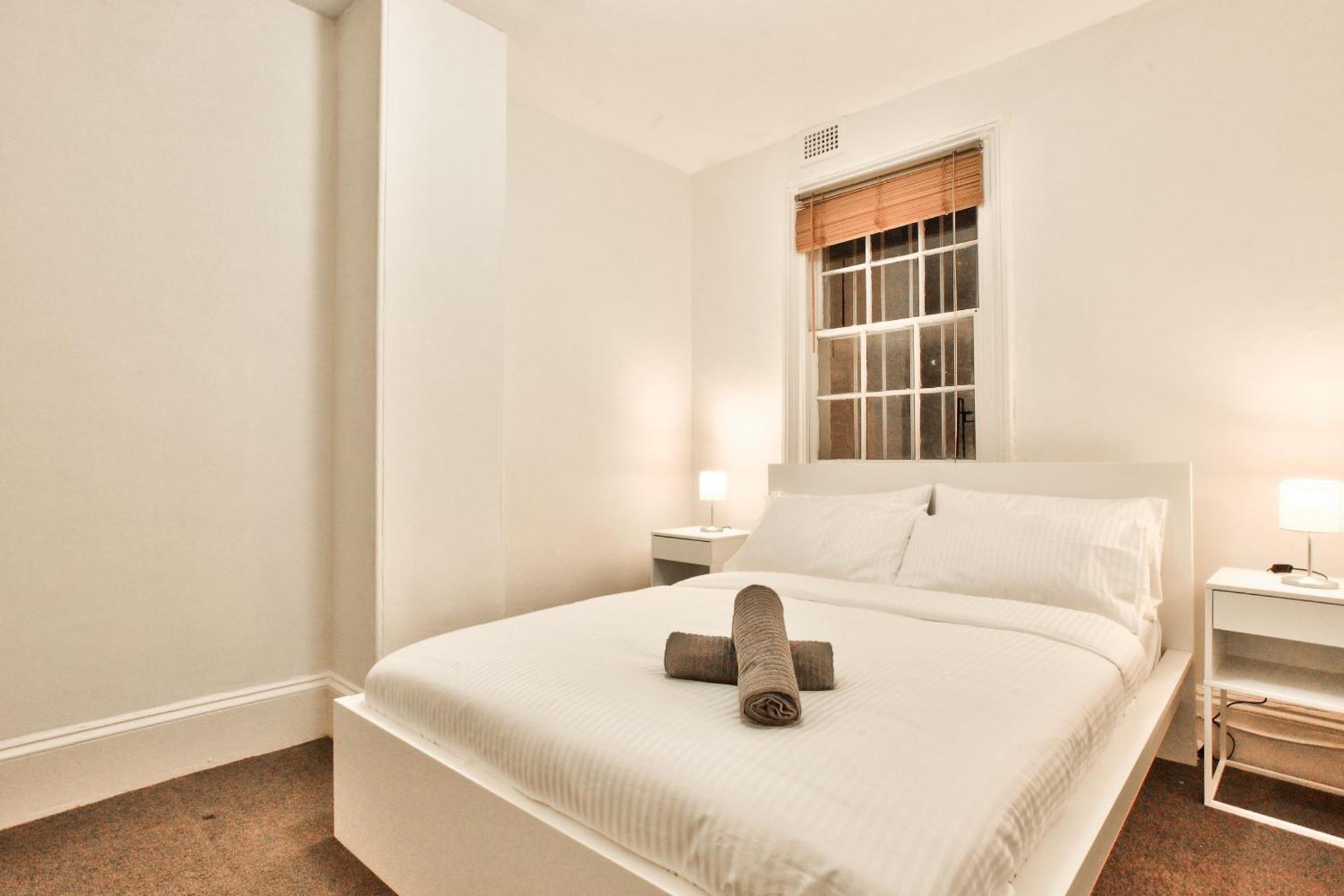 Stylish 3-bedroom Near Darling Harbour - Free E-bikes!