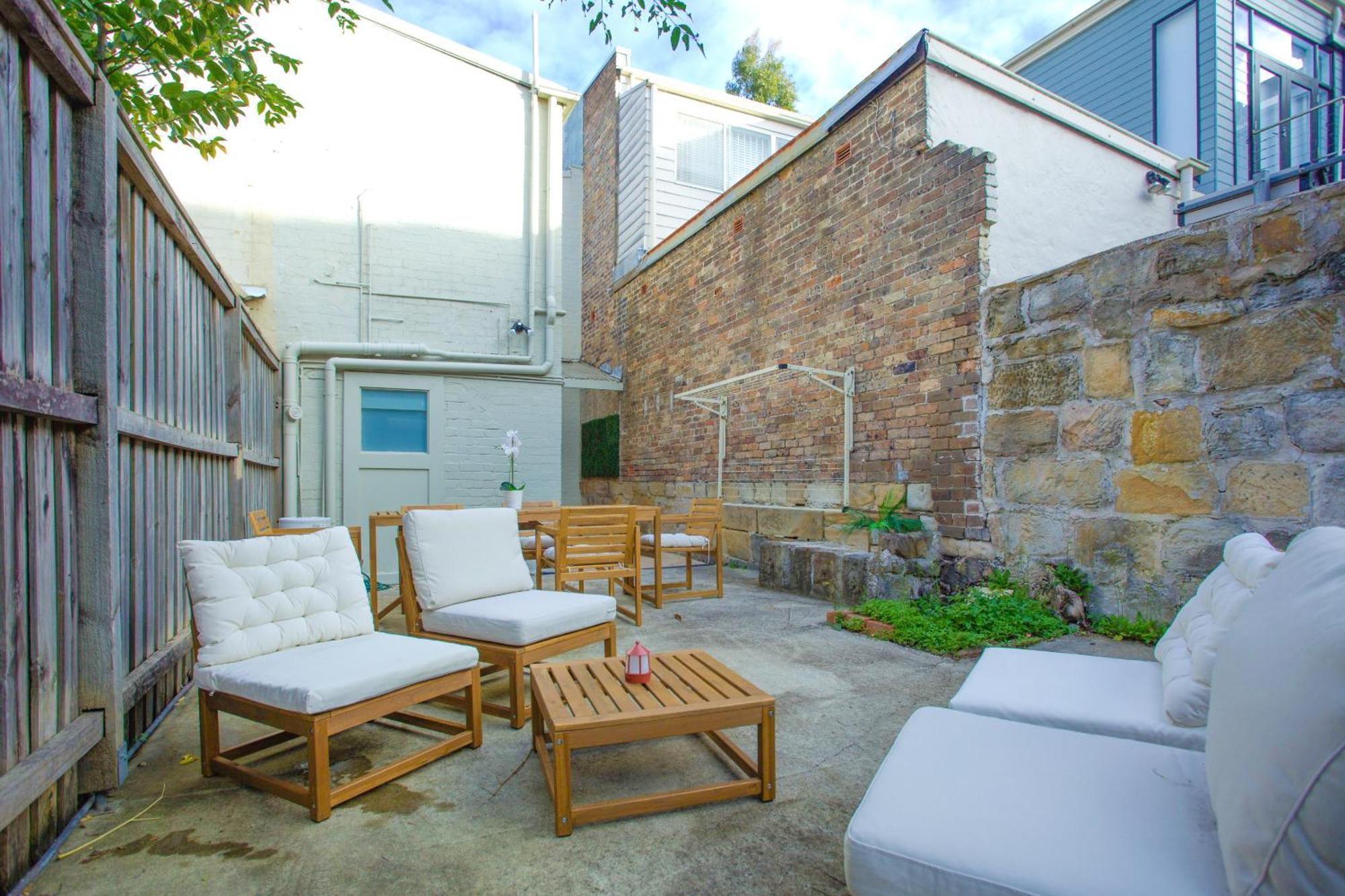 Stylish 3-bedroom Near Darling Harbour - Free E-bikes! Sydney