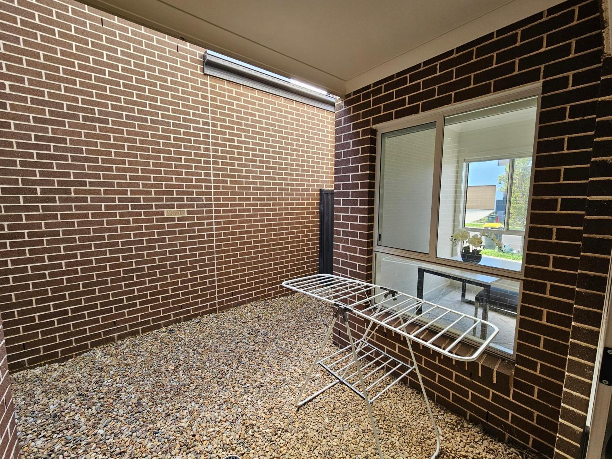 Bardia Quiet & Adorable Modern 5 Bedroom House * Sydney