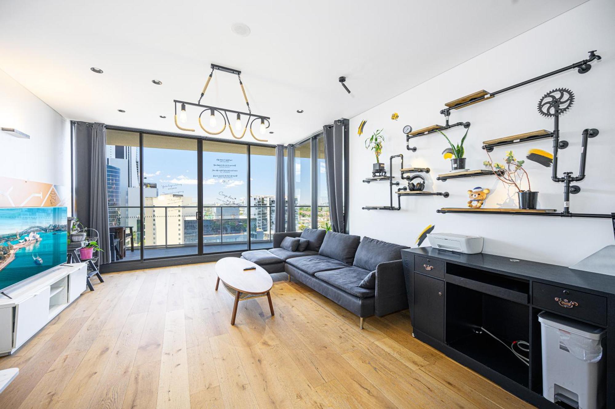 Stunning New 2 Bedrooms Shopping & Parking Sydney