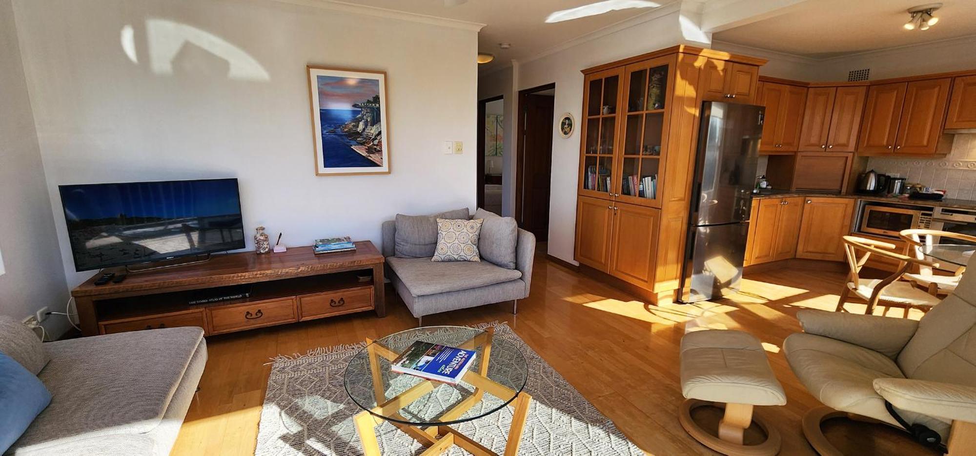 Apartment Watch The Sunrise Over Coogee 2 Bedrooms+garage *