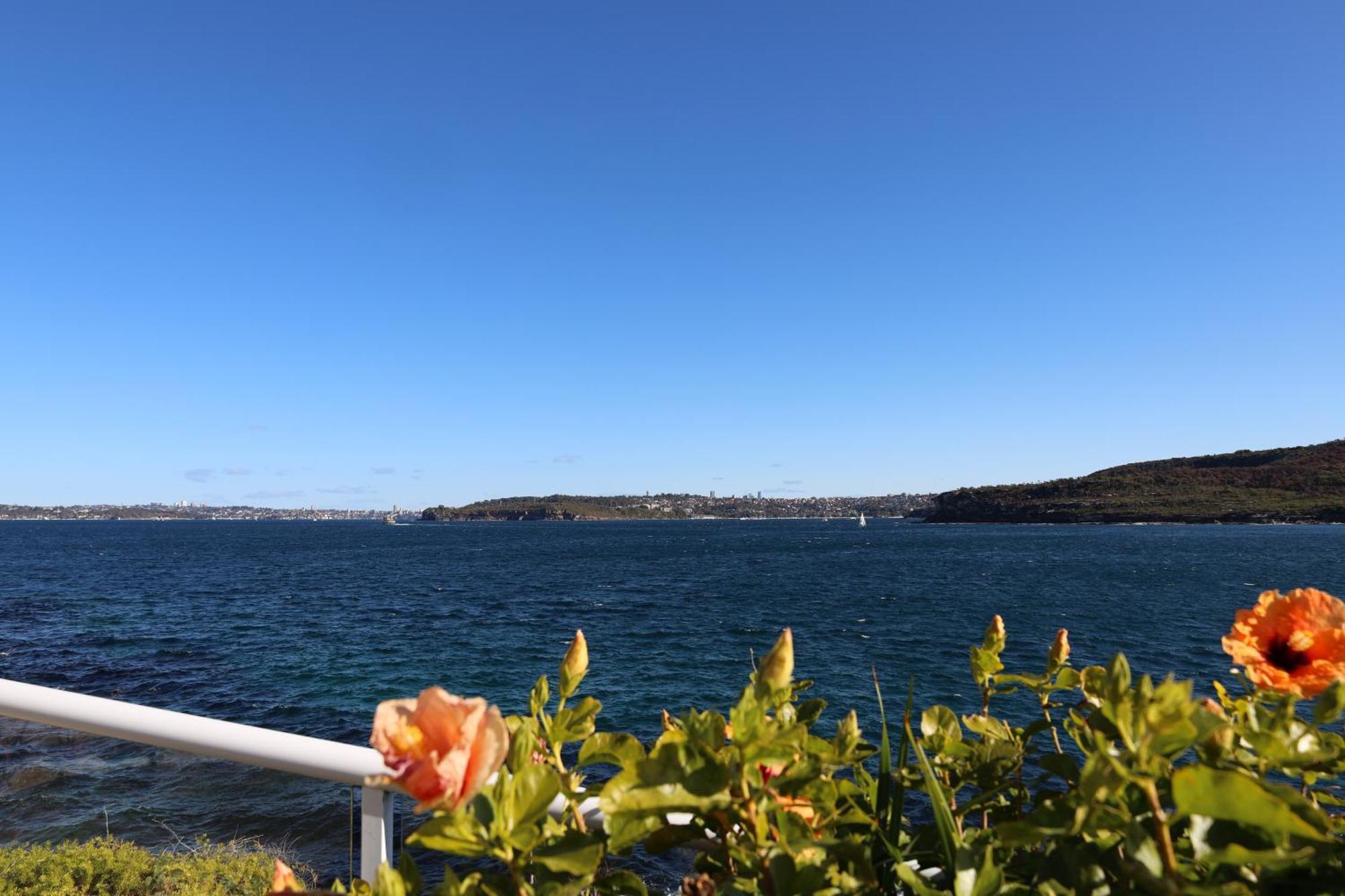 Apartment Waterfront On Manly Harbour Sydney