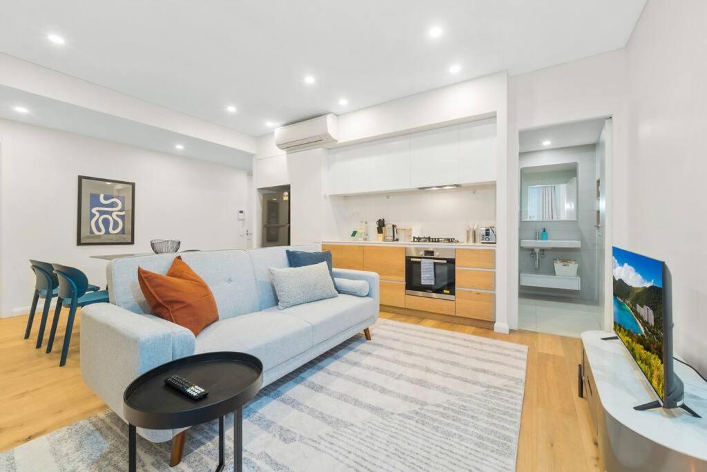Apartment Blue Nest 2b2b Modern *